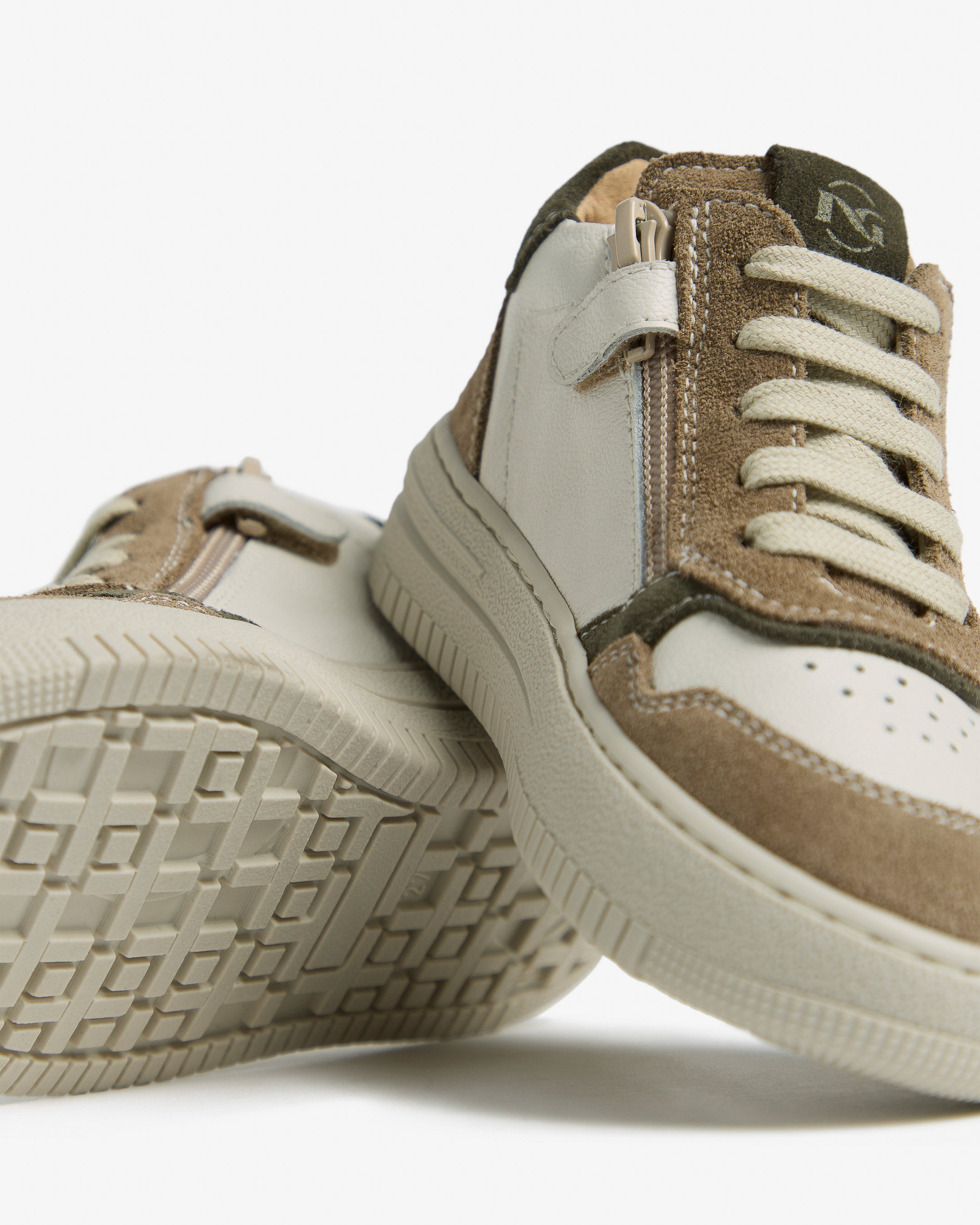  Baskets en cuir et daim pour enfants