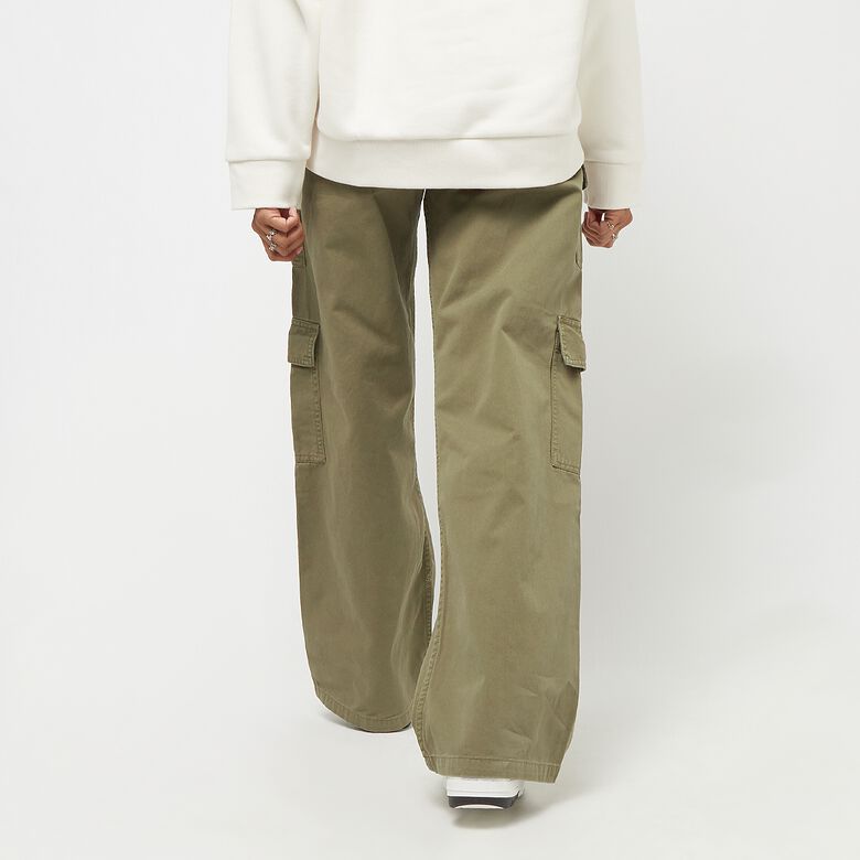 Kleine, charakteristische, gewaschene Cargohose