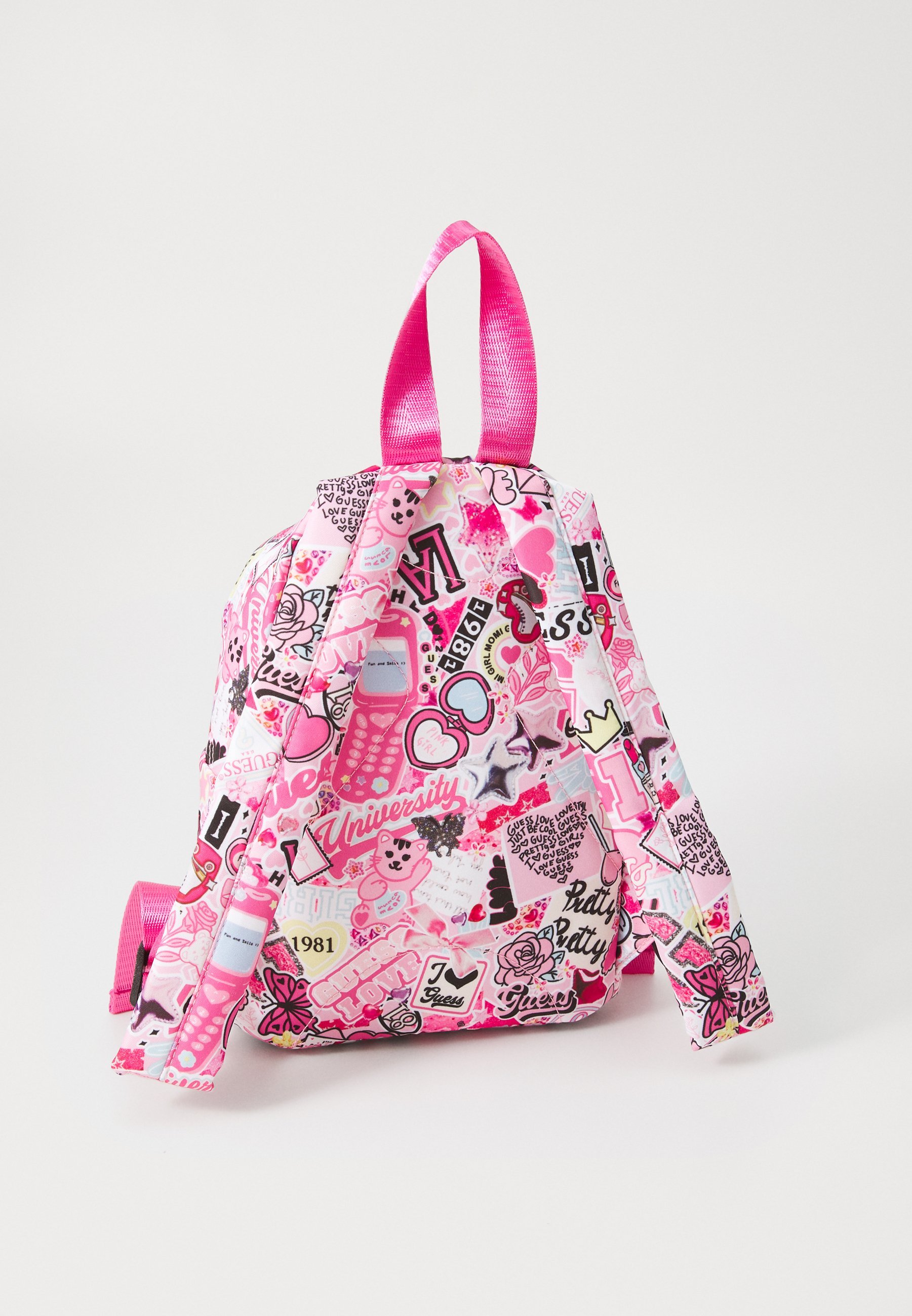 Mochila Guess - colagem de adesivos