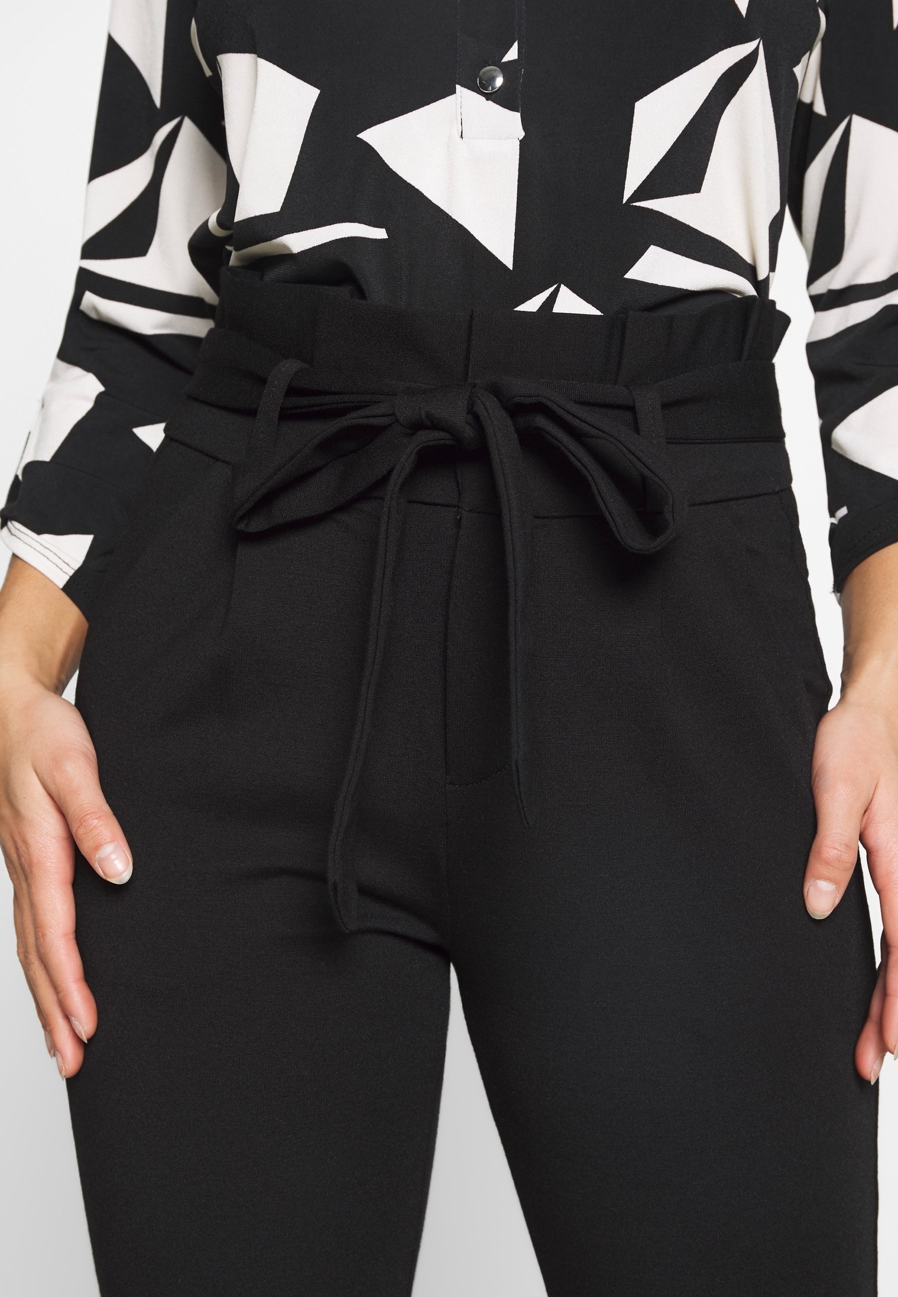 Spodnie Vero Moda Petite - czarne
