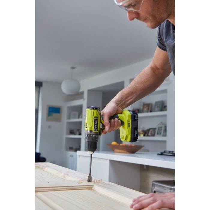 RYOBI - Perceuse-visseuse compacte 18V ONE+ - 2 batteries lithium+ 2,0 Ah - chargeur 1,5 A - Sac de transport - R18DD2-220S