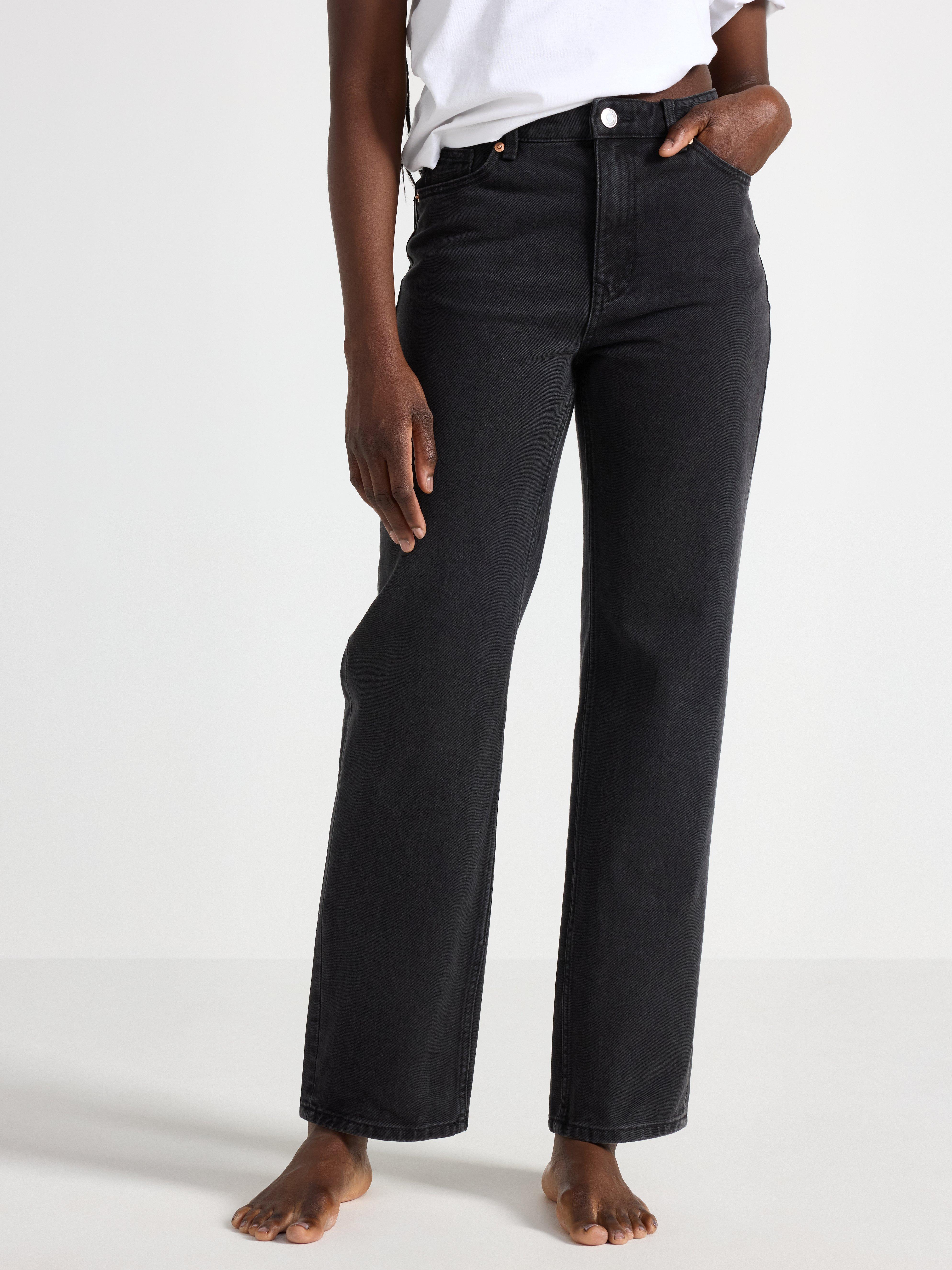 Calça jeans reta Betty de cintura alta preta