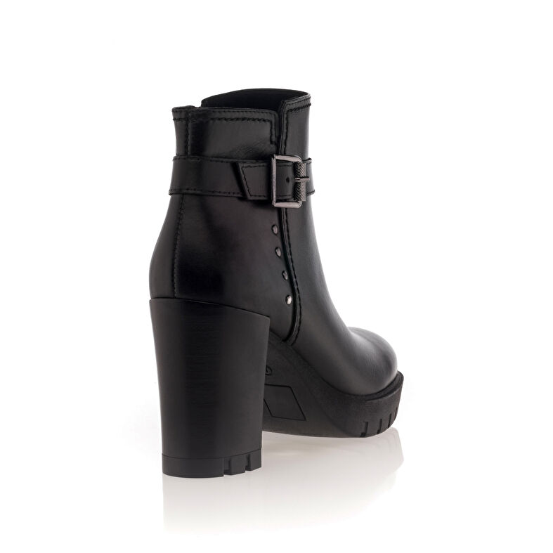 Schwarze Damenstiefel / Stiefeletten