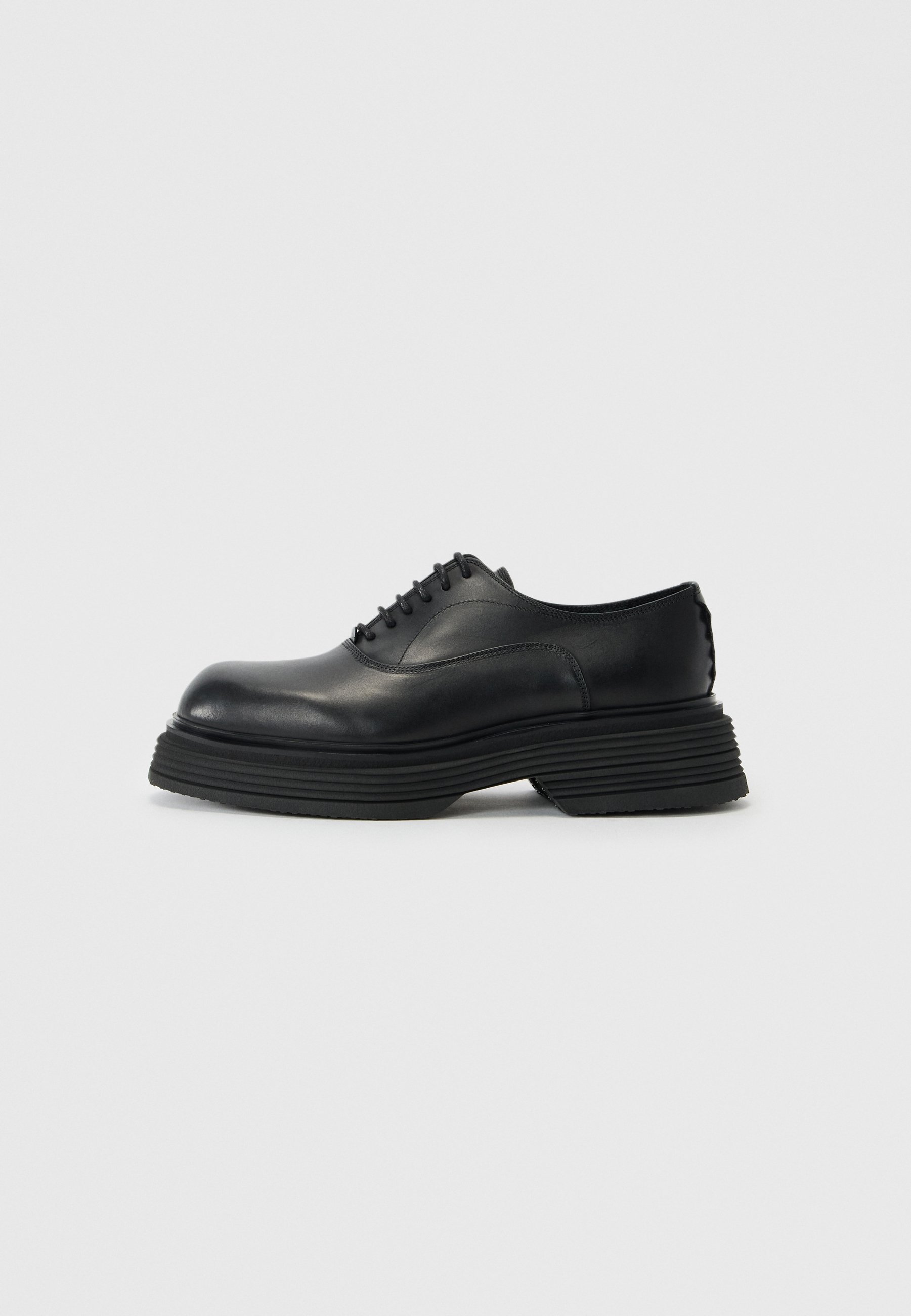 BROGUE - Šněrovací boty - black