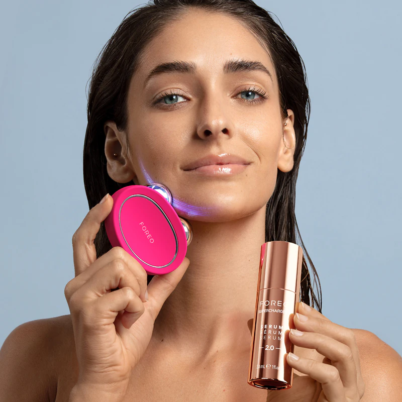 FOREO BEAR™ 2 Mikrostrom-Gesichtsstraffungsgerät