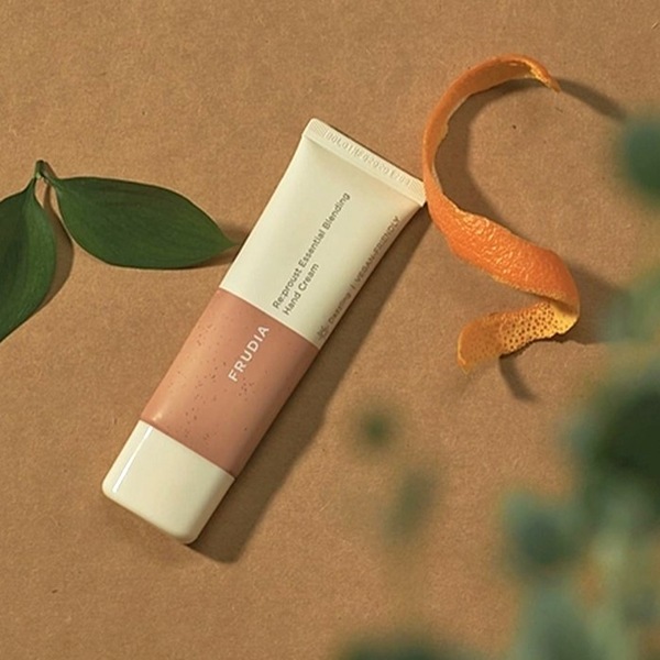 Frudia Re:proust Essential Blending -käsivoide - Häikäisevä 50g
