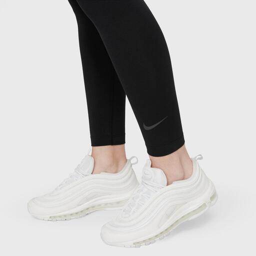 Nike Sportswear Club