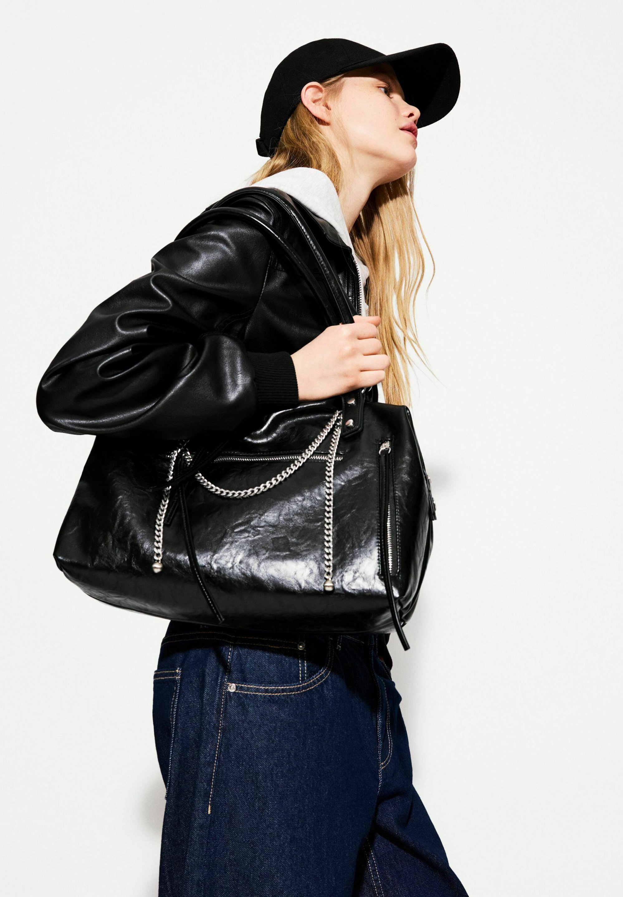 Bershka CON CATENA - Borsa - nera