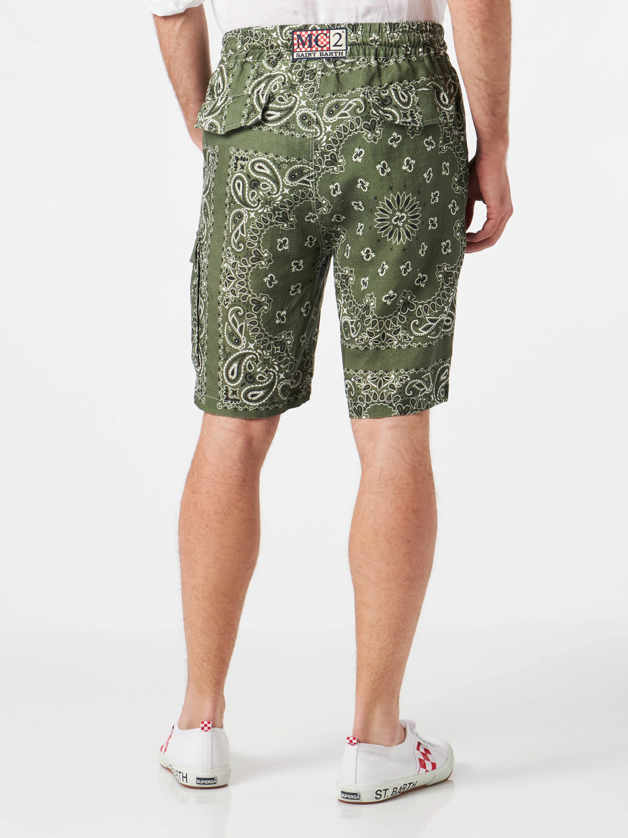 Militairgroene linnen herenshorts met bandana-print
