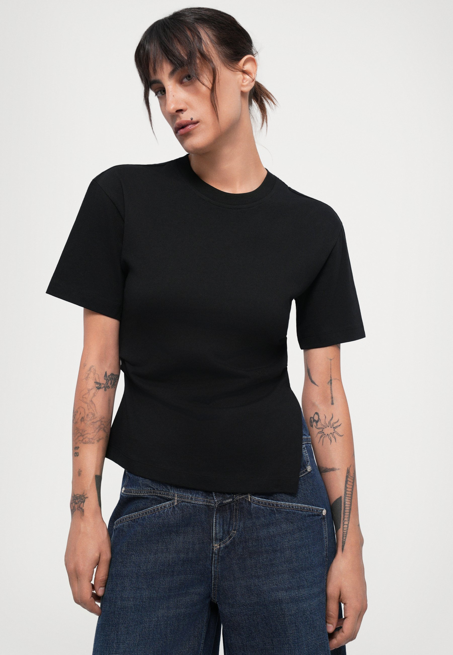 CHIUSO DRAPED - T-shirt basic - nero
