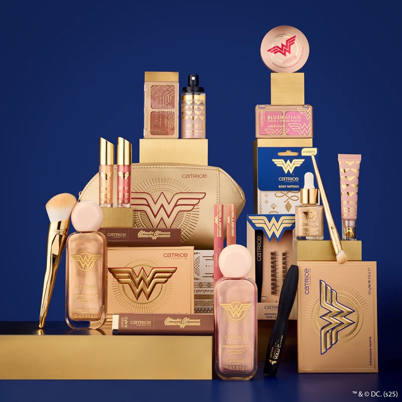 Catrice Wonder Woman kosmetikos krepšys