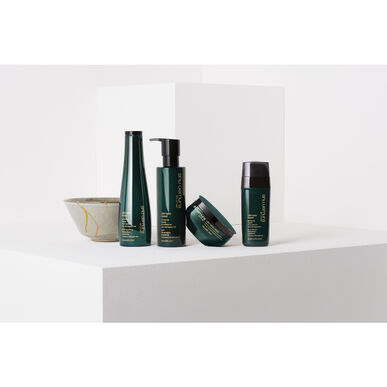 Shu Uemura Ultimate Reset Extreme Repair Shampoo for svært skadet hår 300 ml