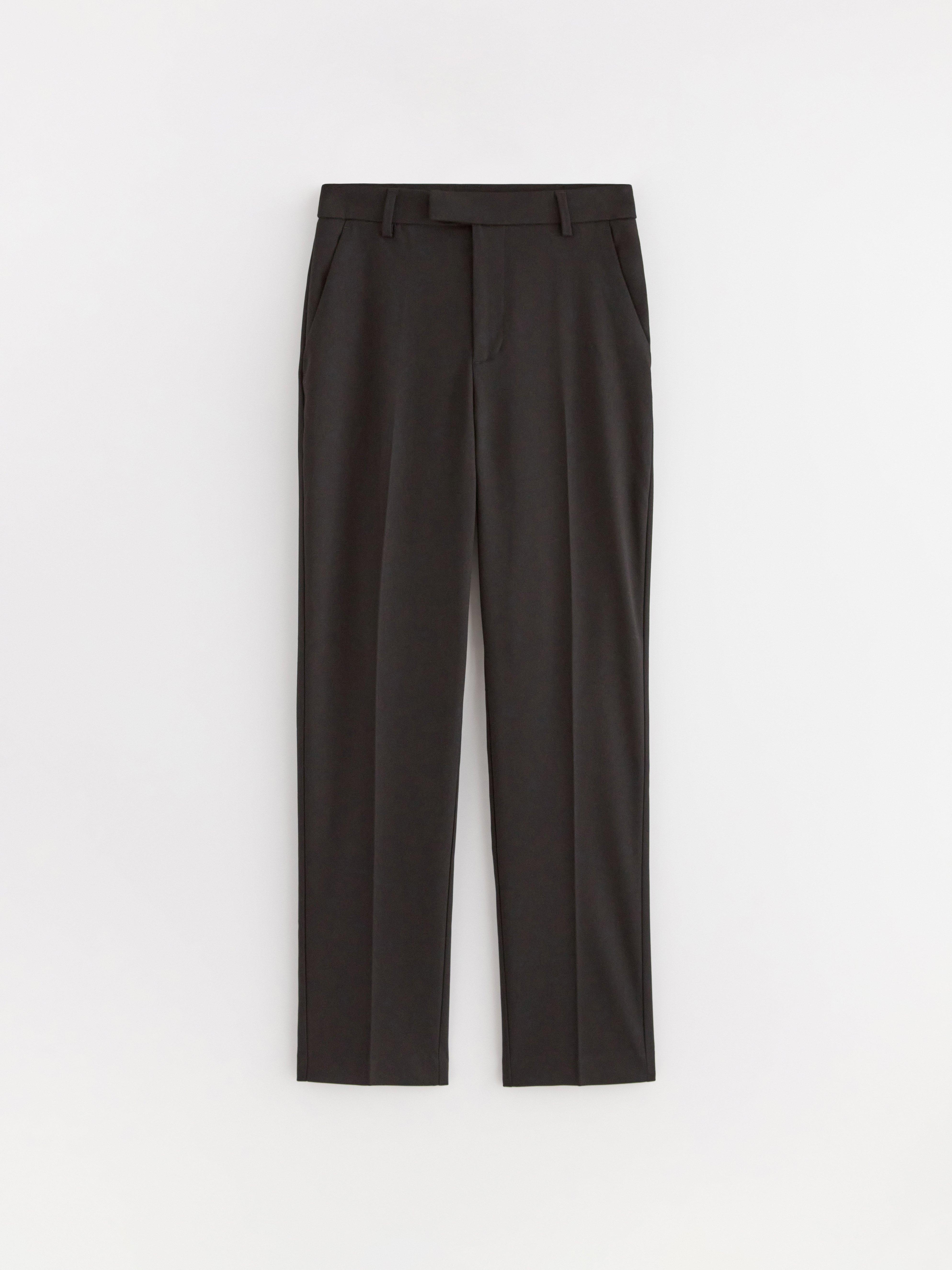 Pantalones cortos POLLY con perneras extralargas, color negro.