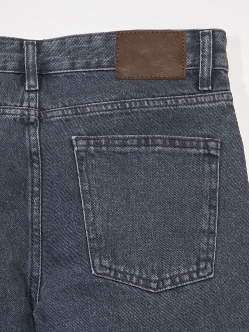 Calça jeans reta - tamanho 34 - cinza