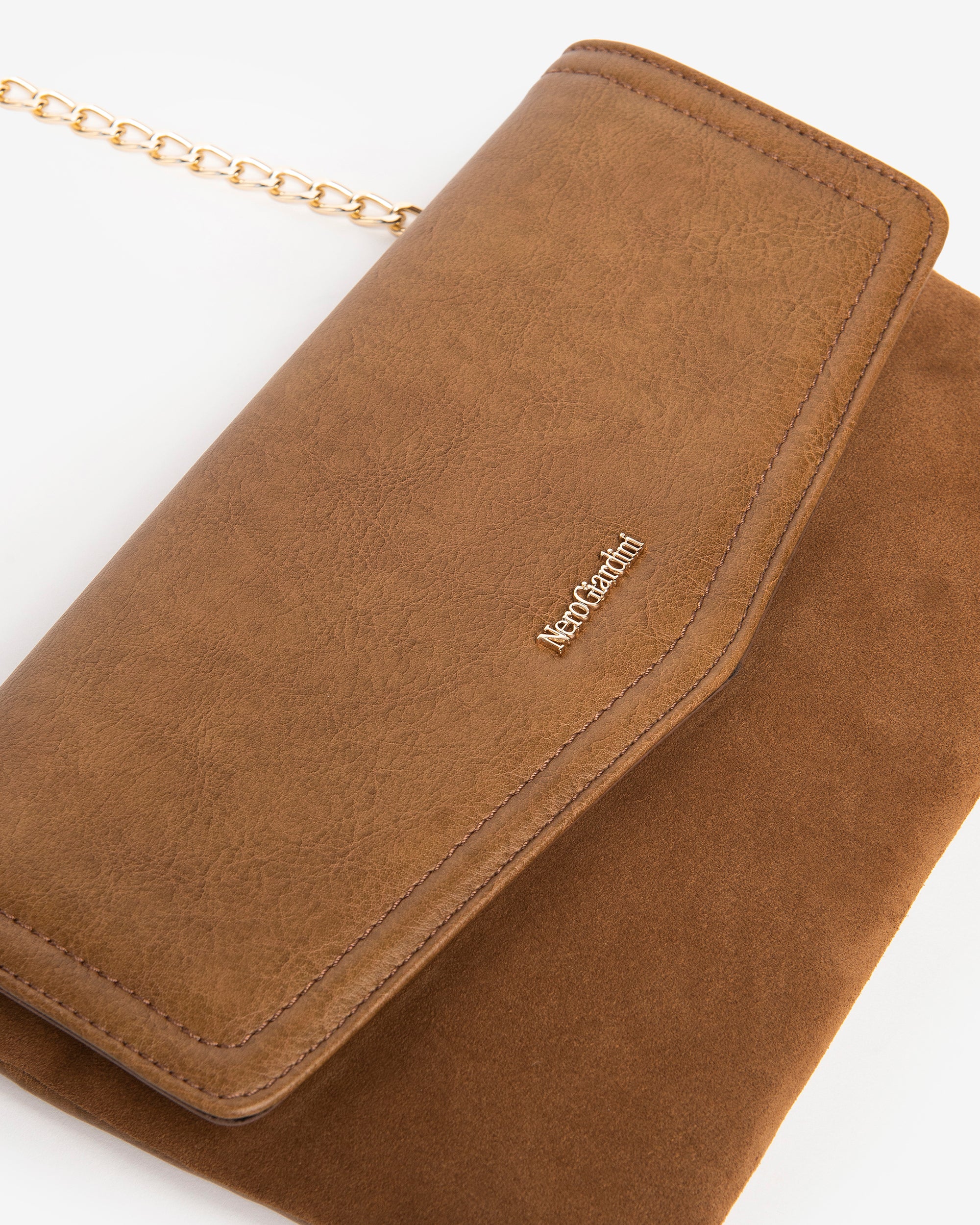  Damen-Clutch aus Leder und technischem Material