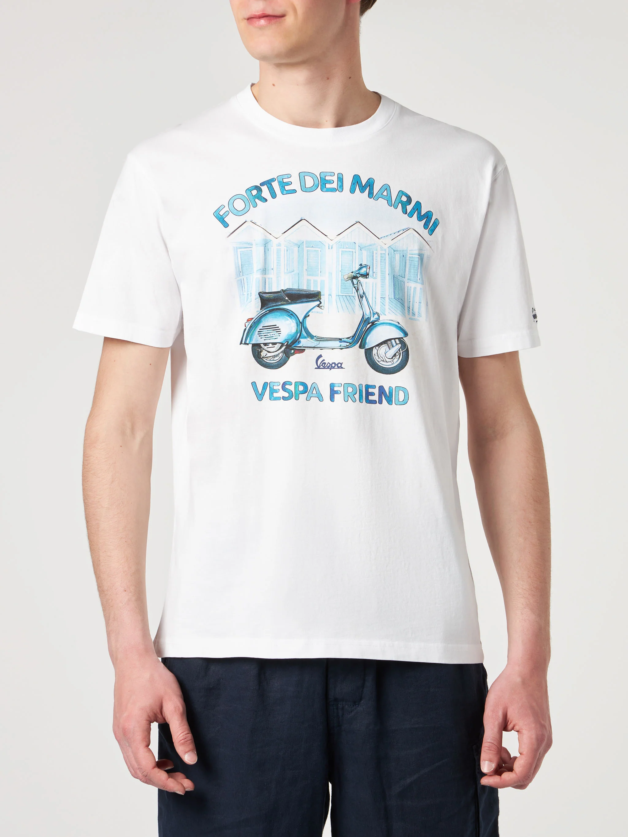 Heren katoenen T-shirt met Forte dei Marmi Vespa-vriendenprint | ED