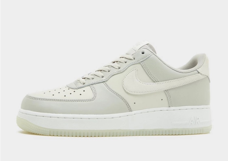 Nike Air Force 1 '07 LV8