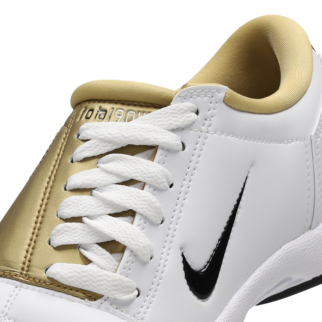 Nike Total 90