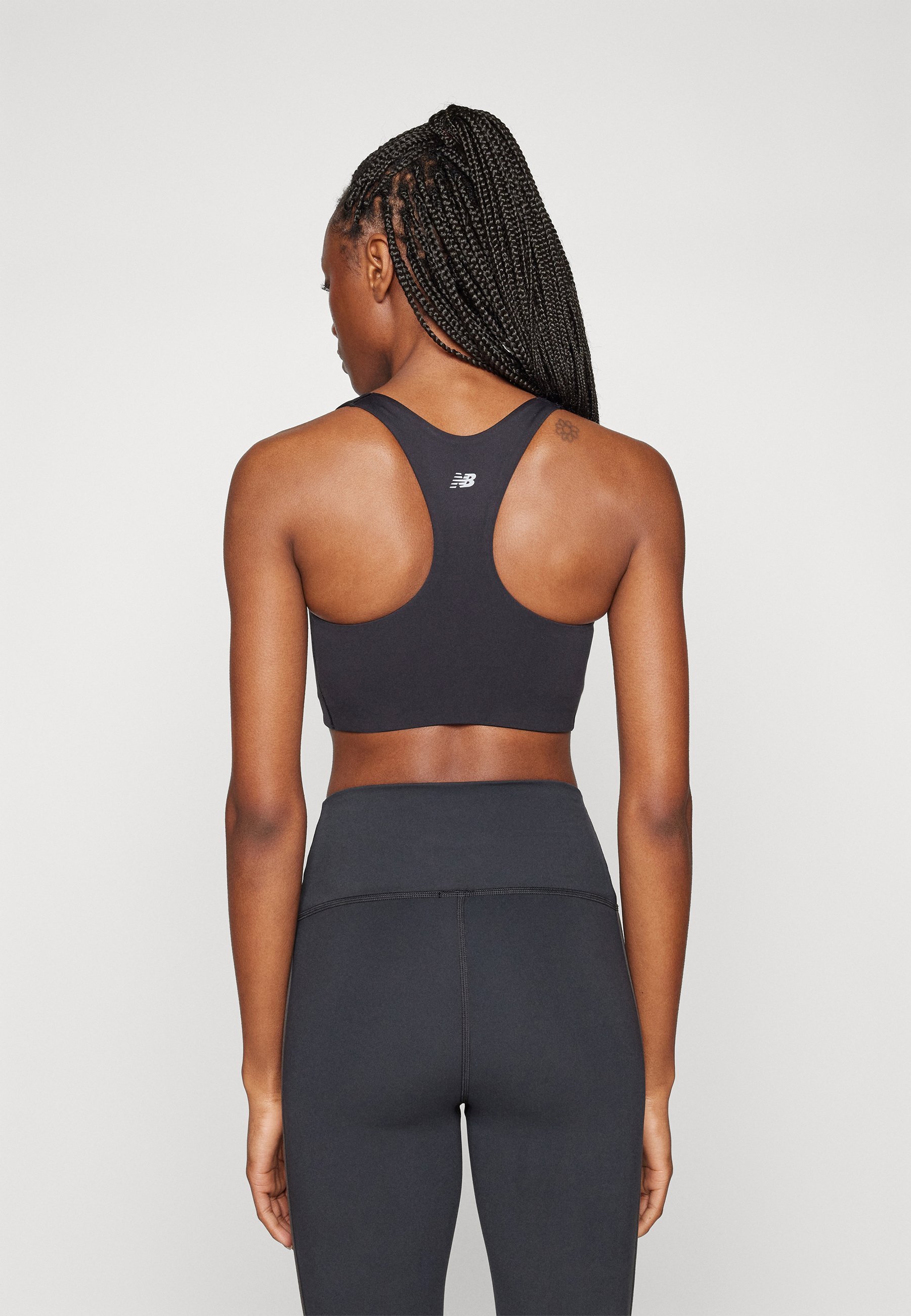 New Balance DEFINE TRAIN BRA – Biustonosz sportowy o średnim wsparciu – czarny