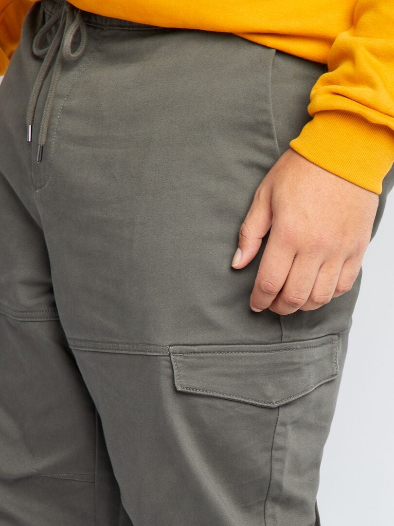 Calças chino com bolsos laterais - cáqui