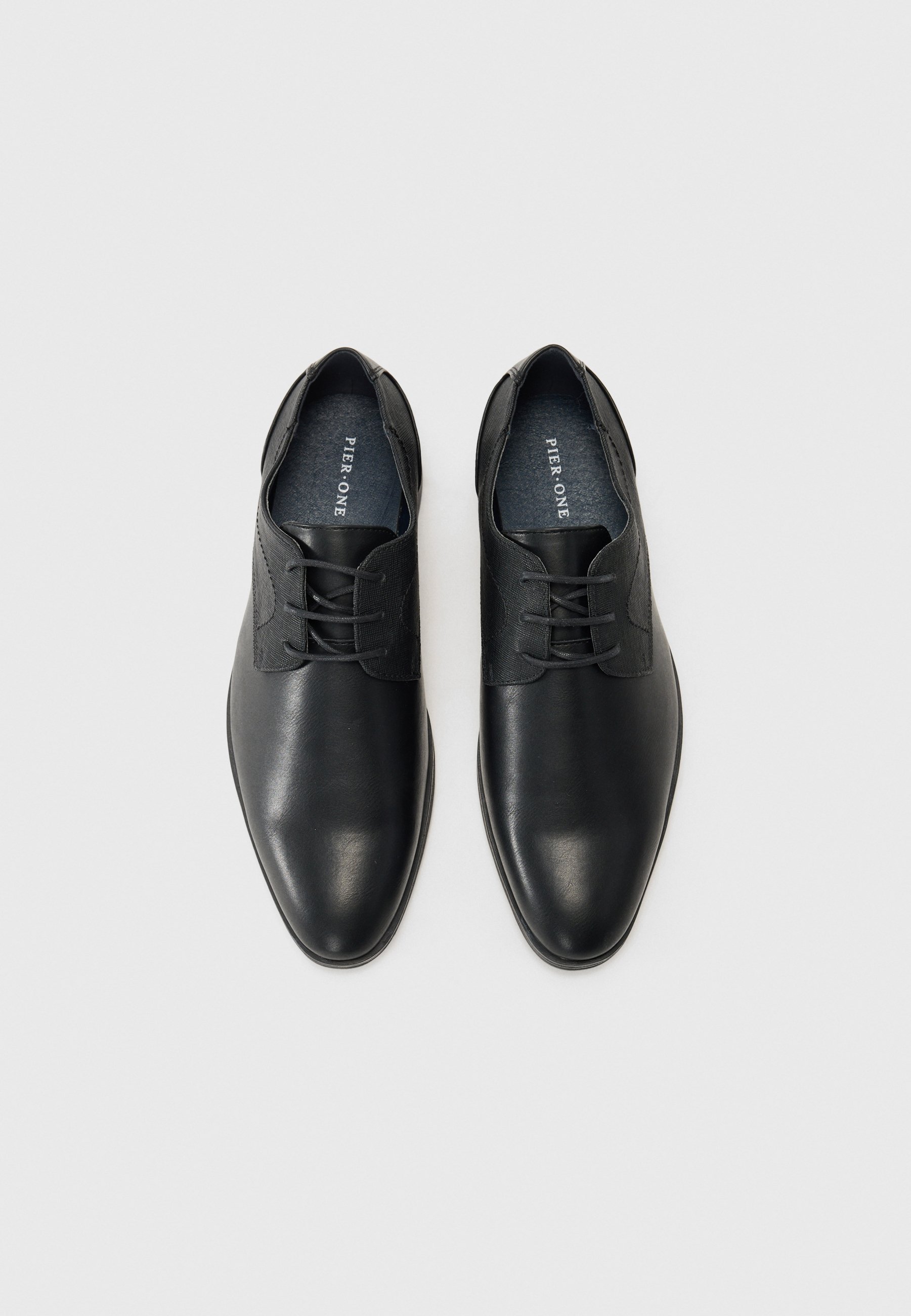 Pier One Smart veterschoenen - zwart