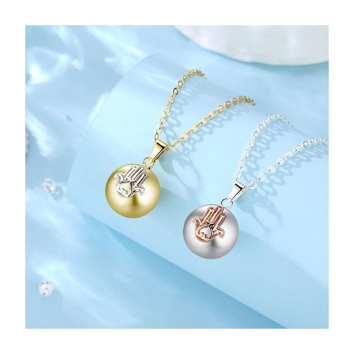 Collier bola de grossesse main de Fatma Bijou de grossesse