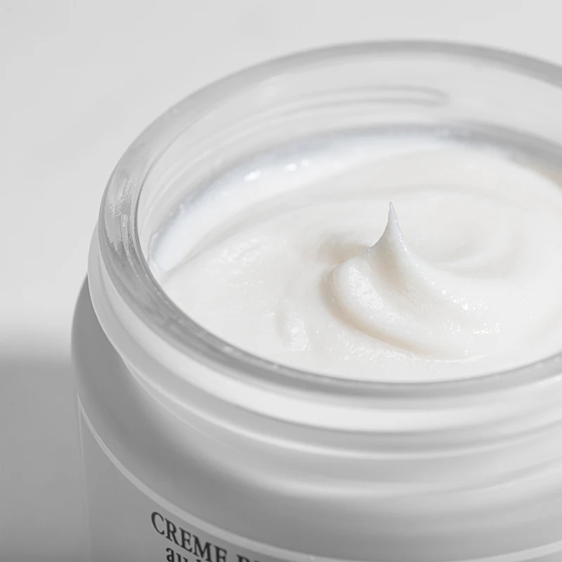 Creme facial restaurador Sisley: creme calmante que regenera e renova a pele.