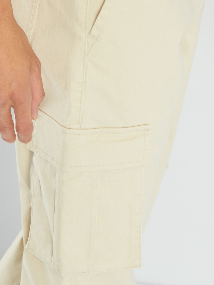 Chino's met klepzakken - beige