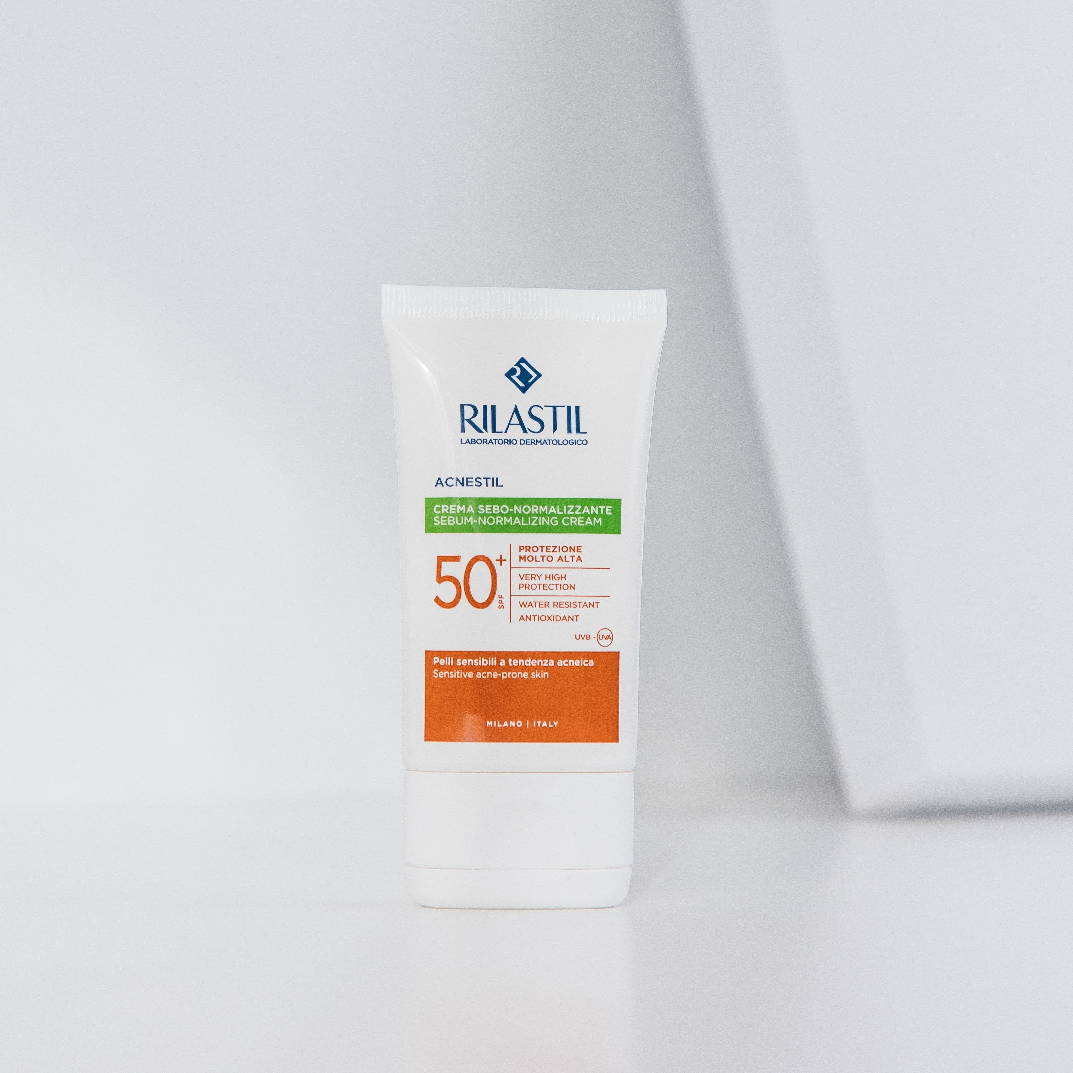Acnestil Sebum-Regulating Sun System 50 Zaštita lica