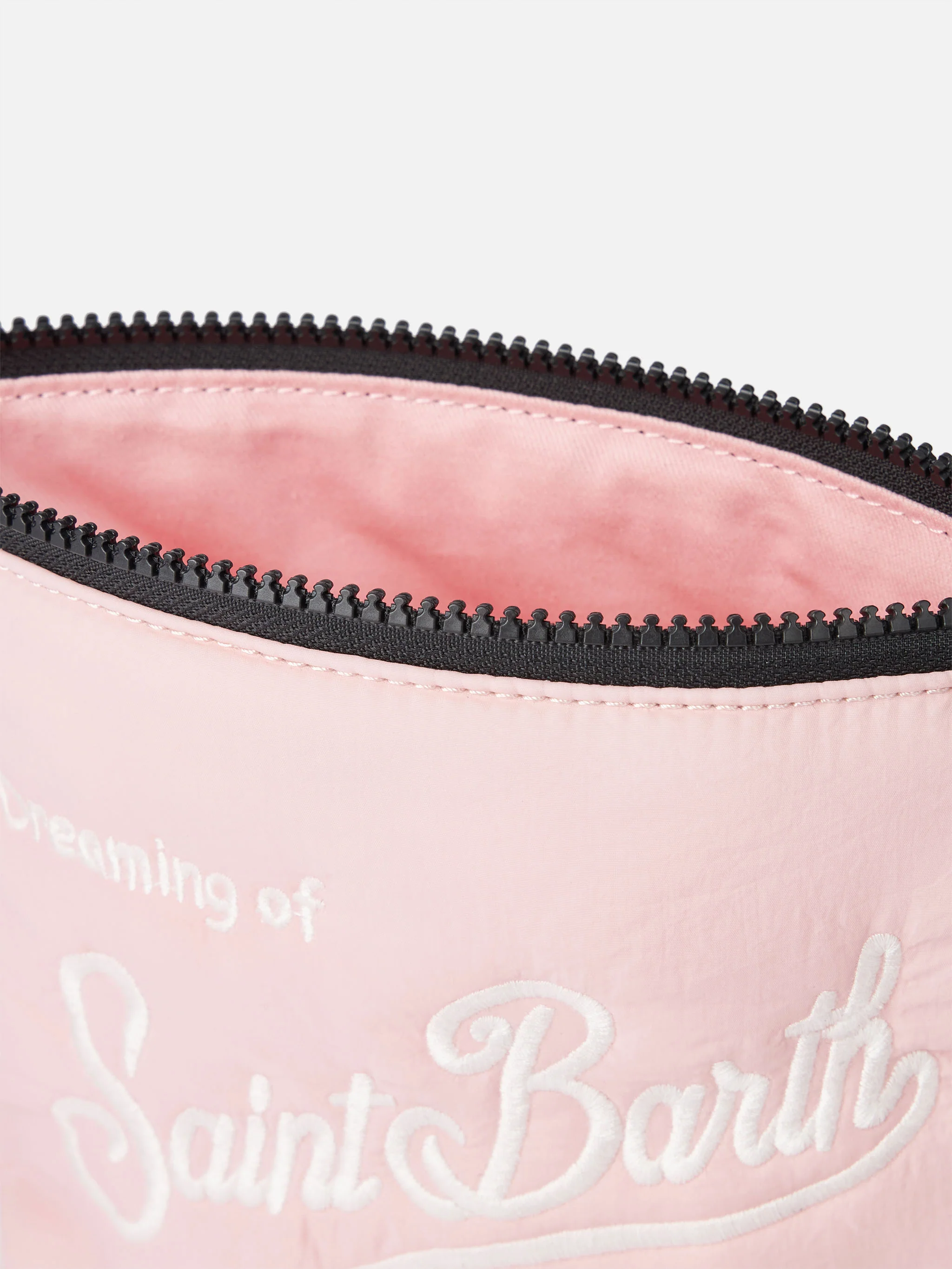 Aline rosa vadderad kuvertväska med logotypbroderi
