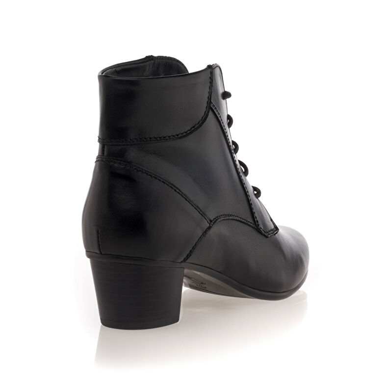 Women's black ankle boots with side zip closure
