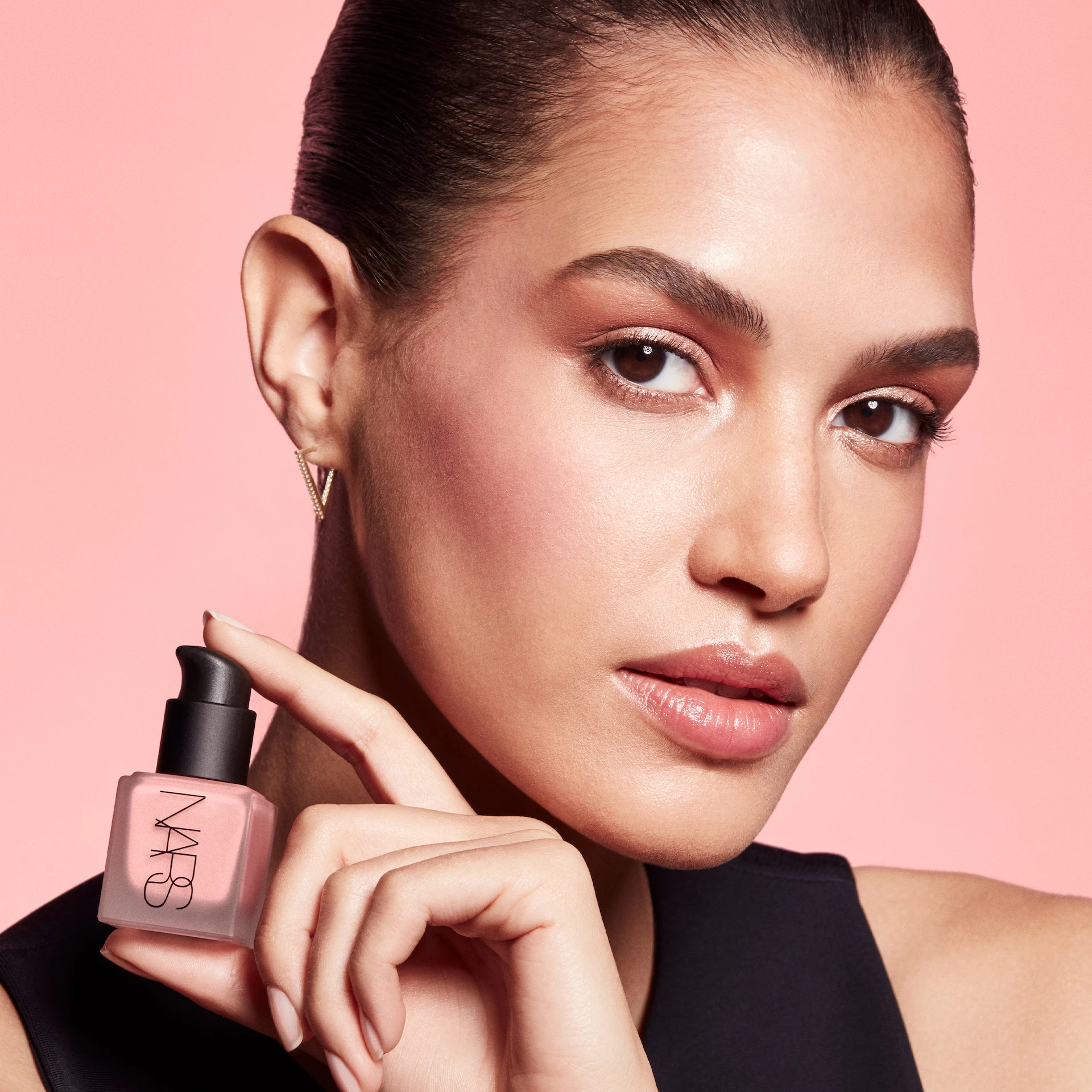 Orgasm cu fard de obraz lichid - NARS