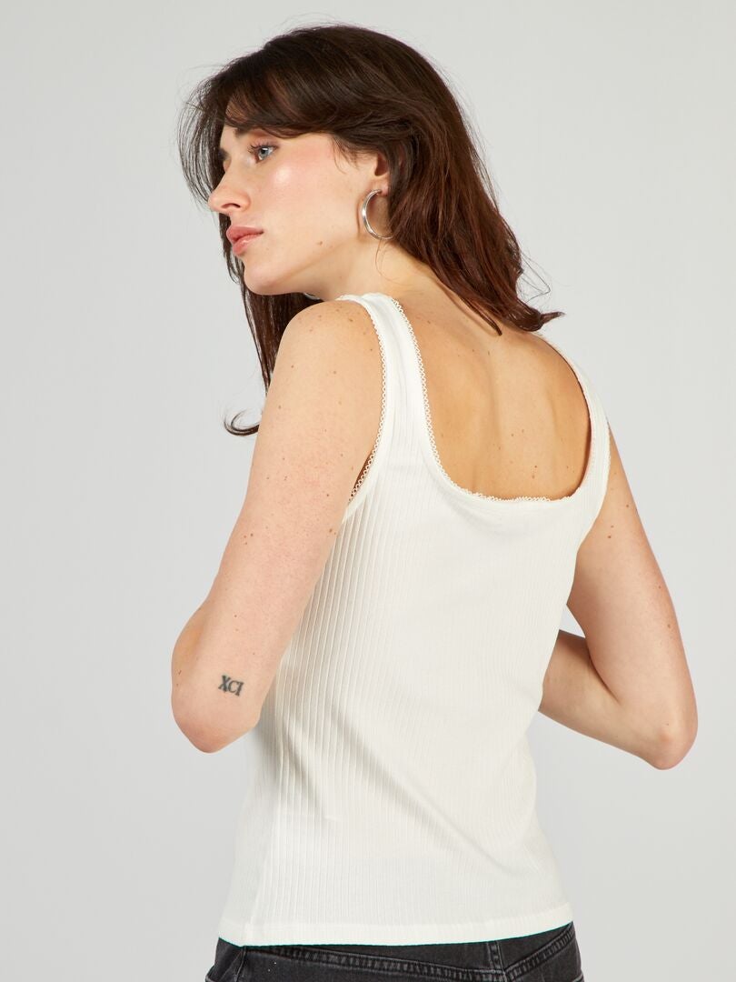 Tanktop met knoopsluiting - WIT
