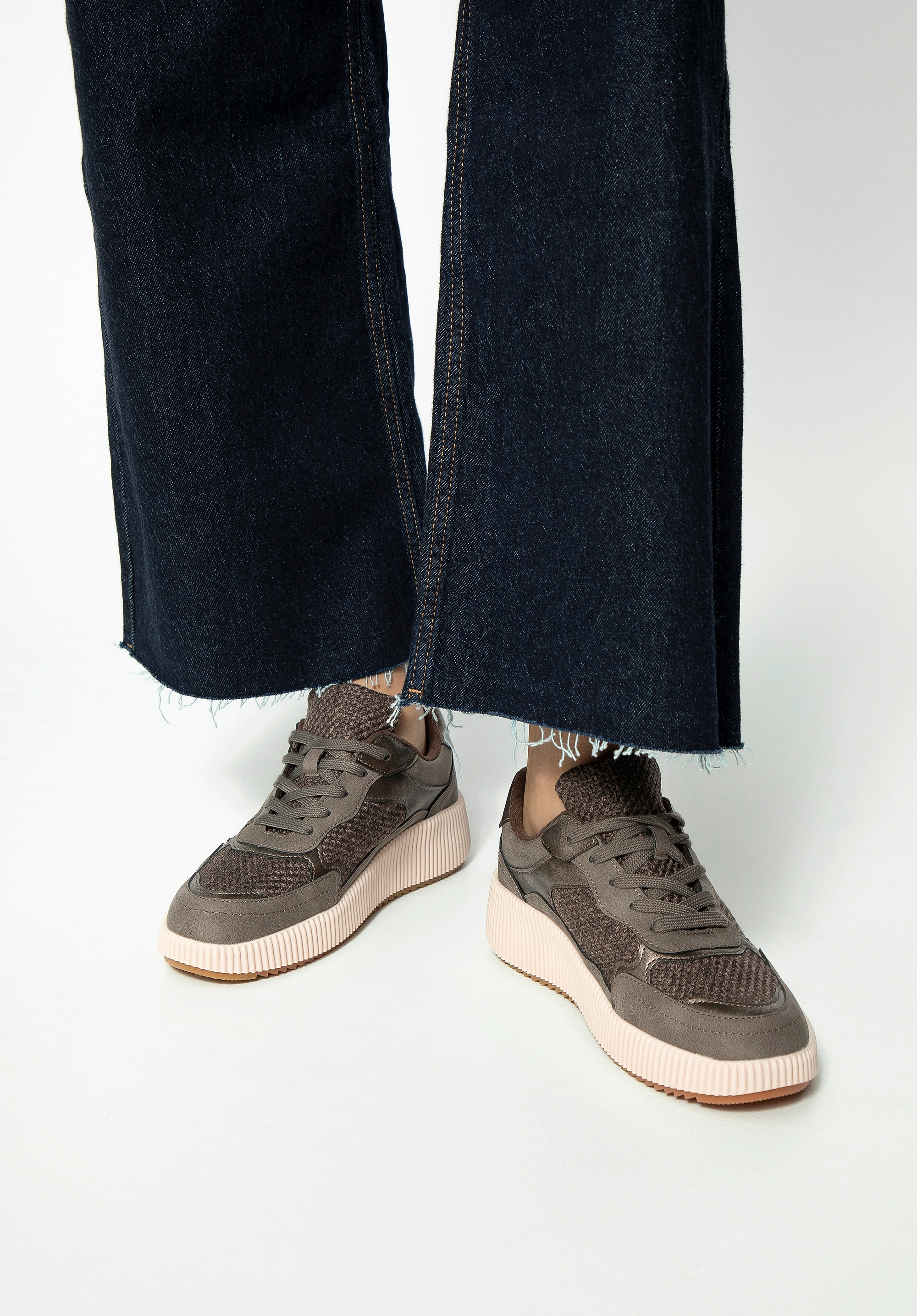 Damskie sneakersy na grubej platformie szaro - brązowe