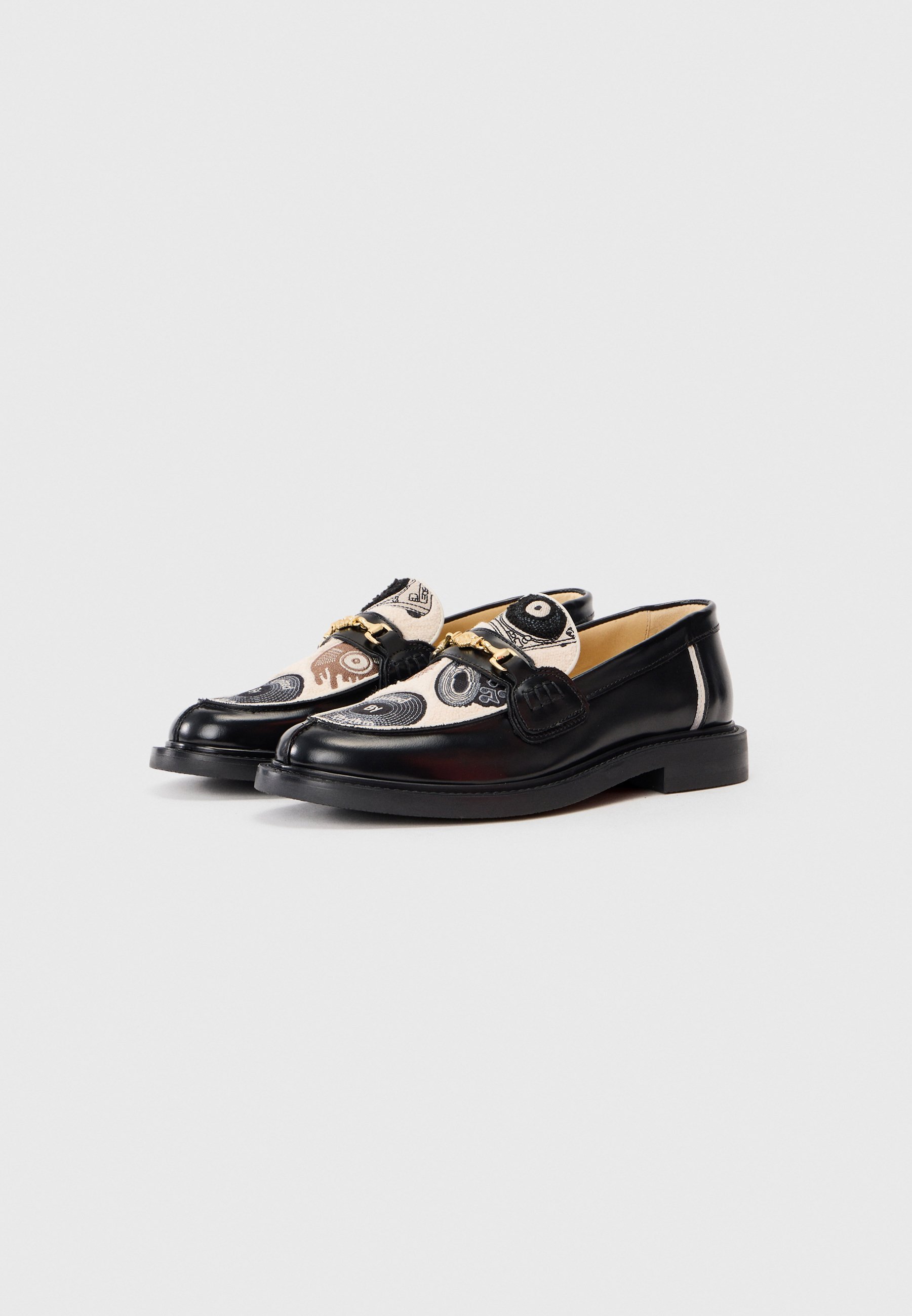 Instappers van Filling Pieces - zwart