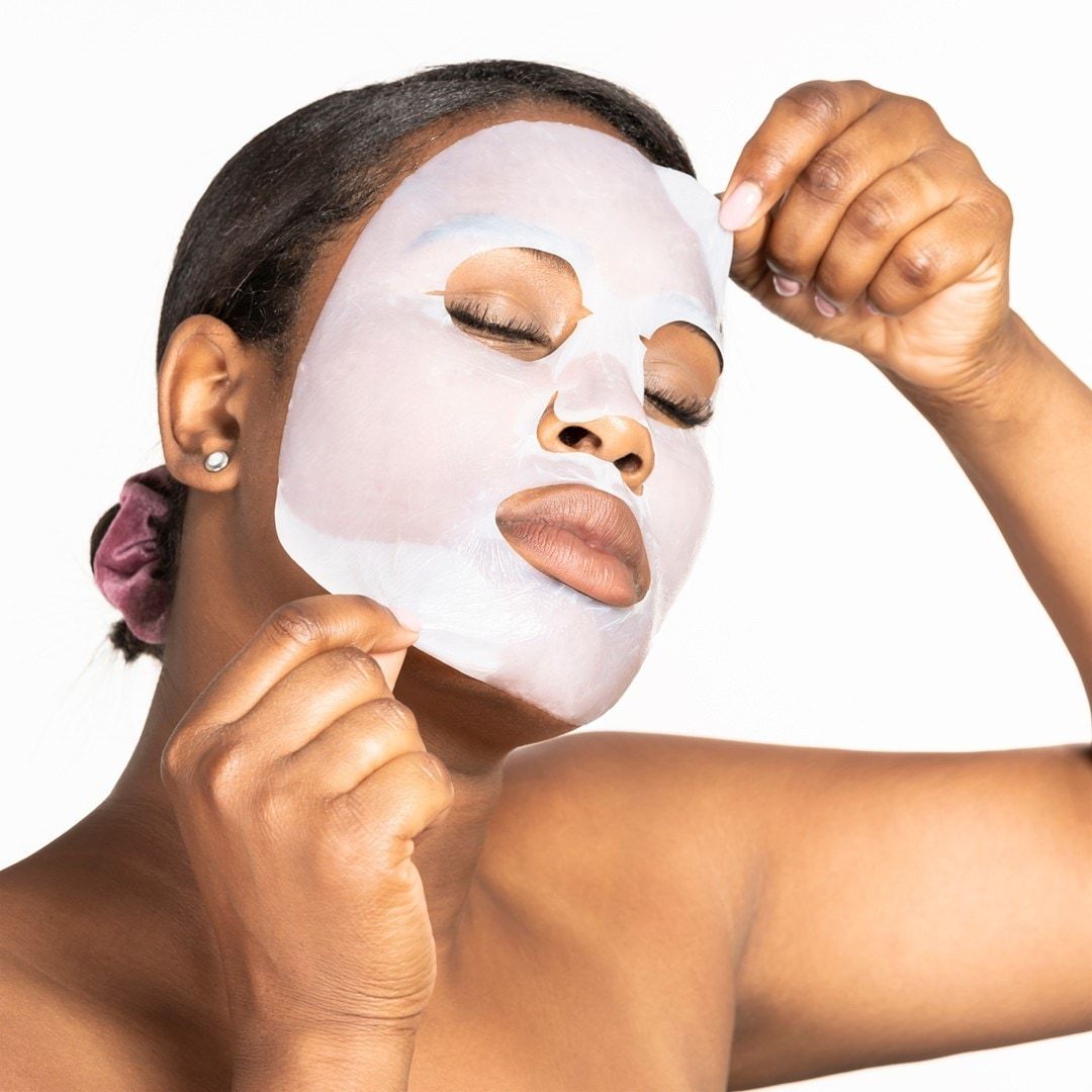 STARSKIN® VIP lakštinė veido kaukė „Auksinė kaukė“ (3+1 pakuotė)
