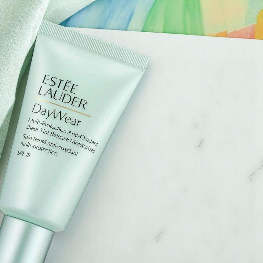 Estée Lauder Day Wear caurspīdīgā tonētā lūpu krāsa