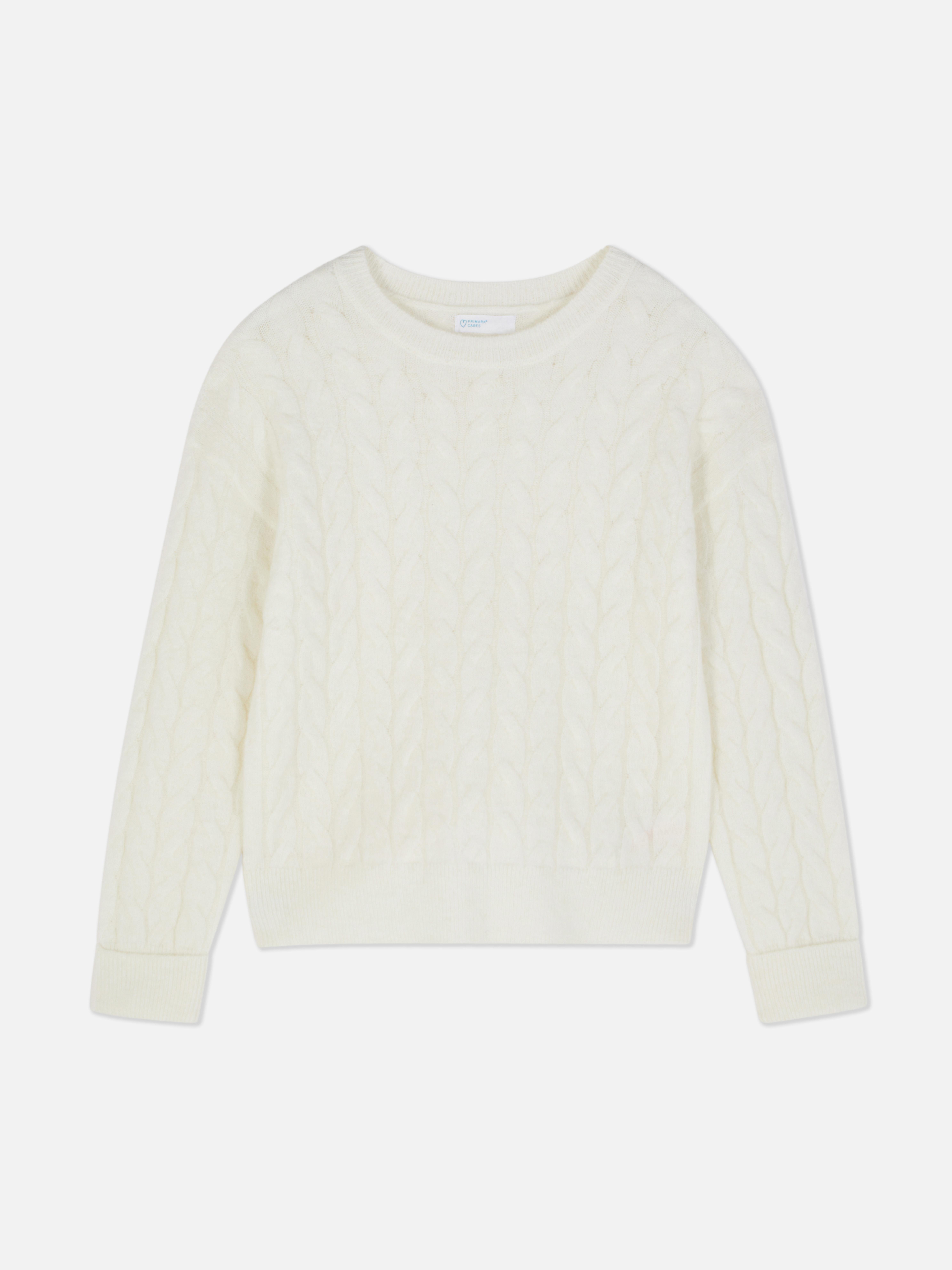 Zopfstrickpullover Ein Zopfstrickpullover mit Rundhalsausschnitt und klassischer Passform