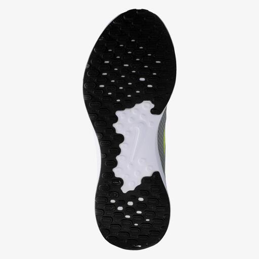  Nike Revolution 7