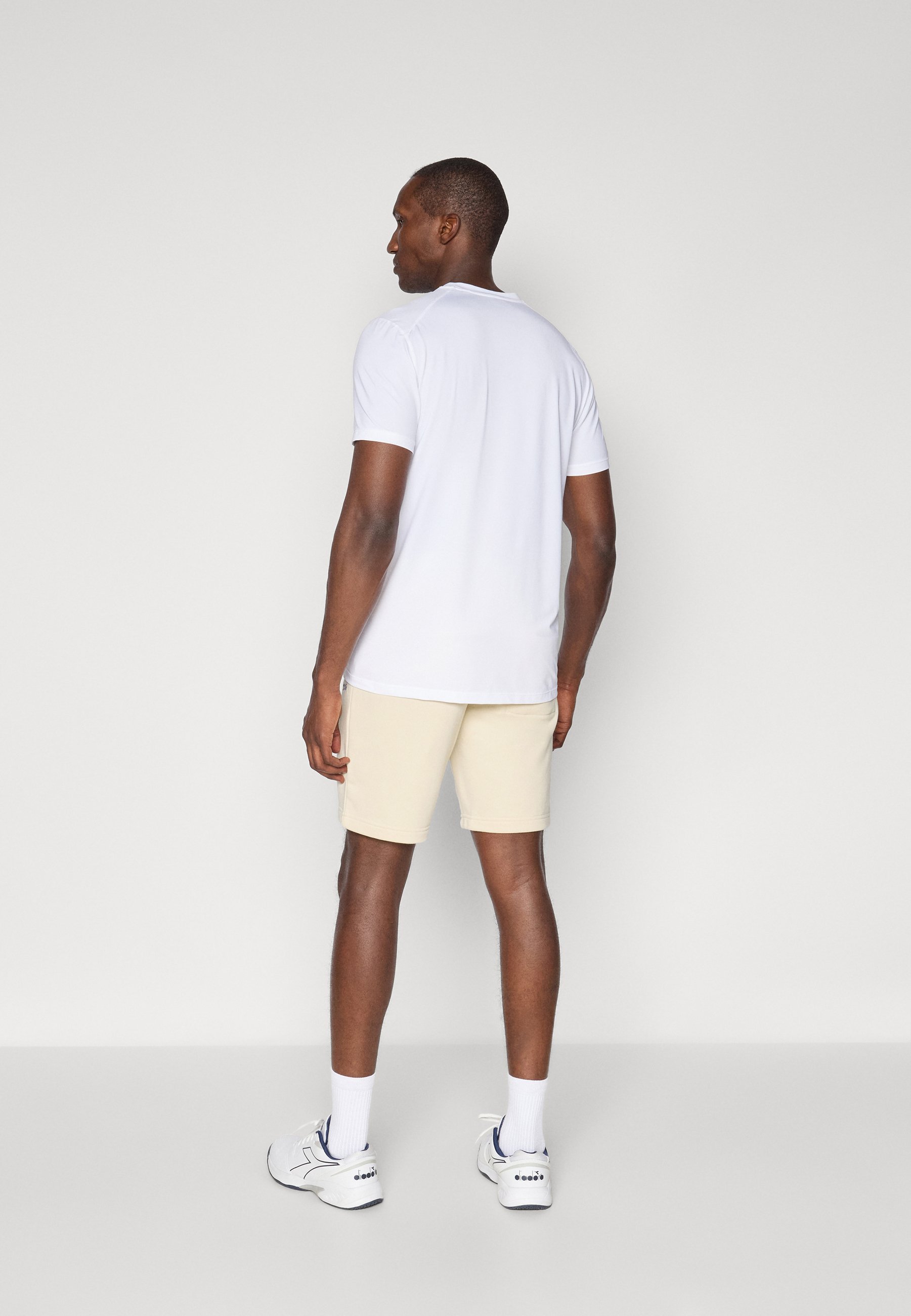 Björn Borg ESSENTIAL SWEATSHORTS sportiniai šortai - kaulo baltumo