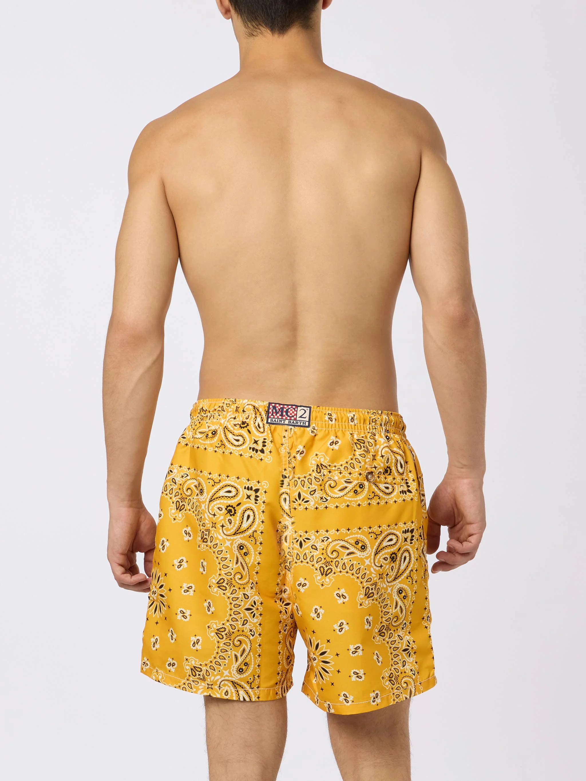 Herenzwempak met okerkleurige bandana-print