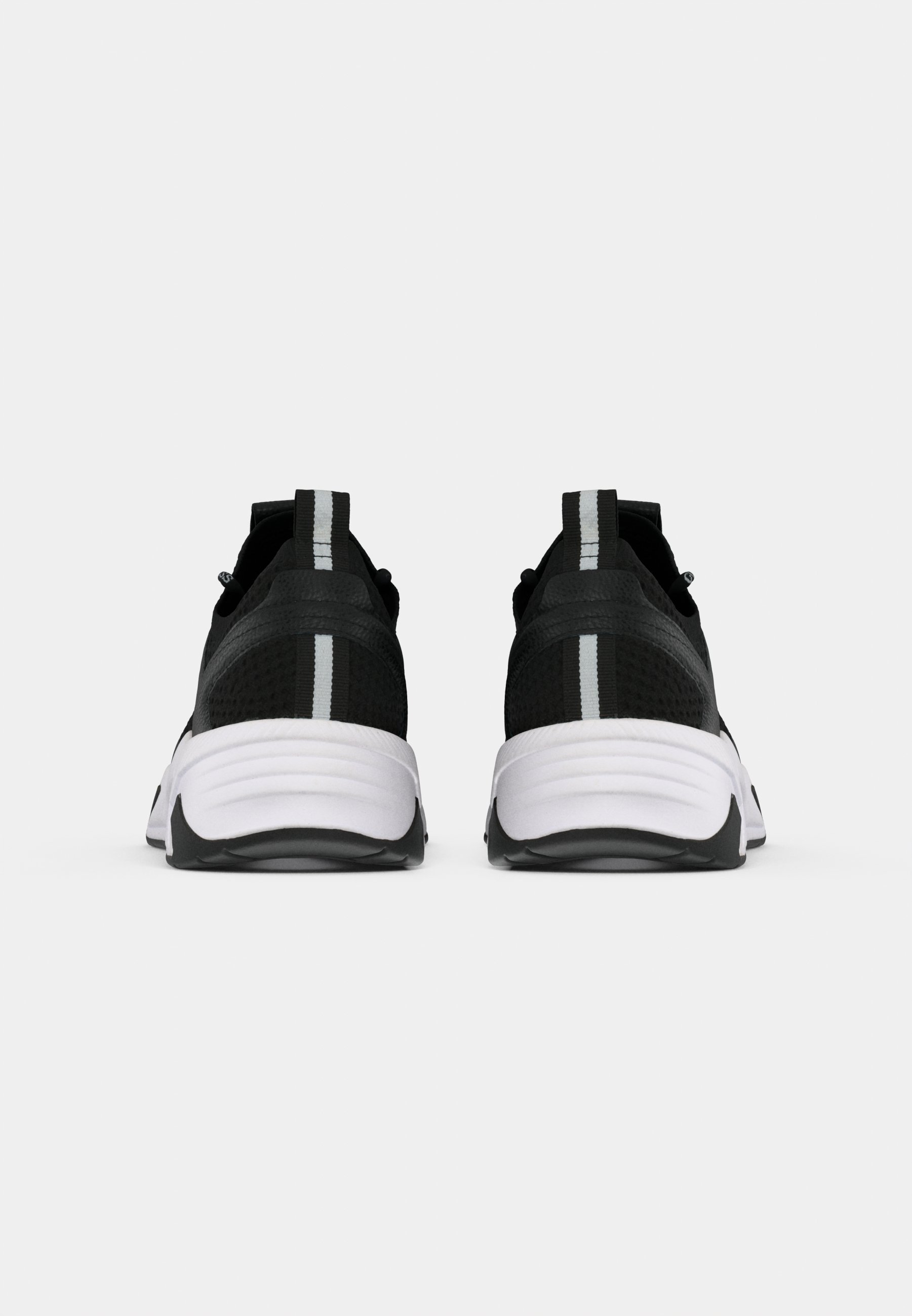 Guess GENIVER - Scarpe da ginnastica - nere
