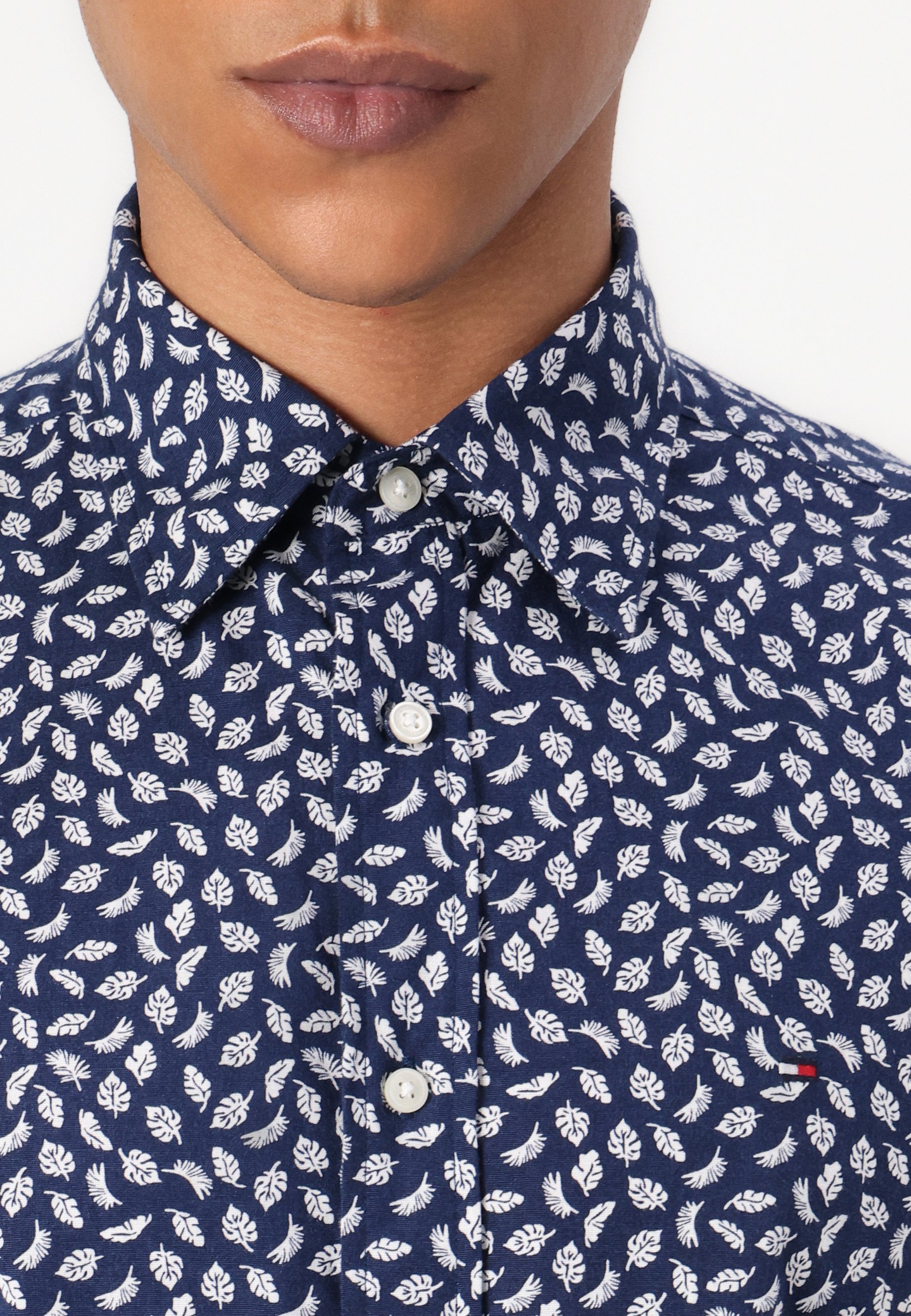 Tommy Hilfiger SHIRT - Shirt - preppy marineblauw/ivoorkleurig met bloemblaadjes