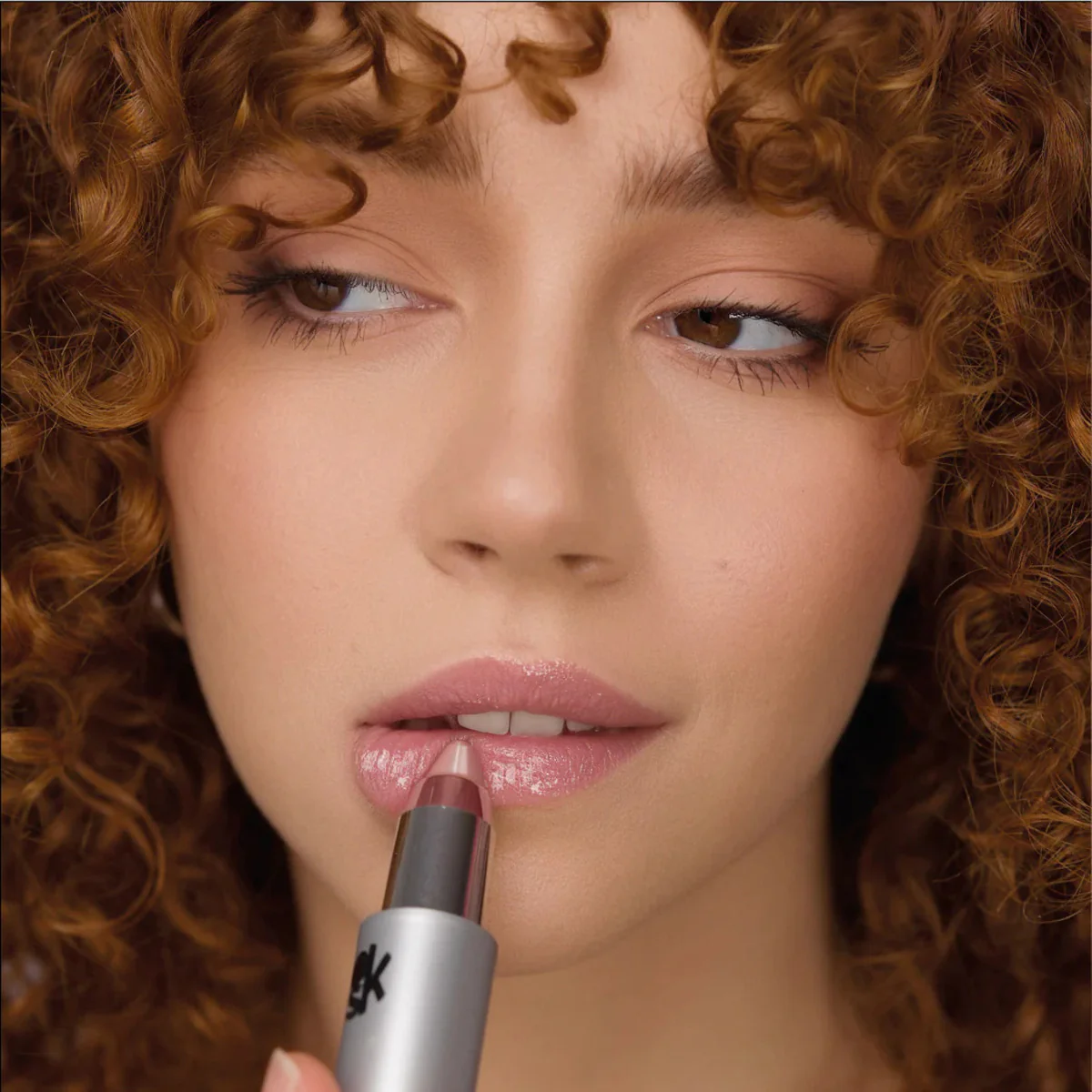 Labbra CLICK'N KISS - Rossetto brillante