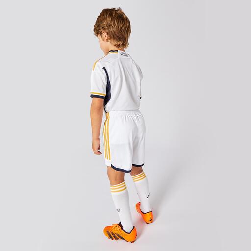 Uniforme principal do Real Madrid para a temporada 23/24