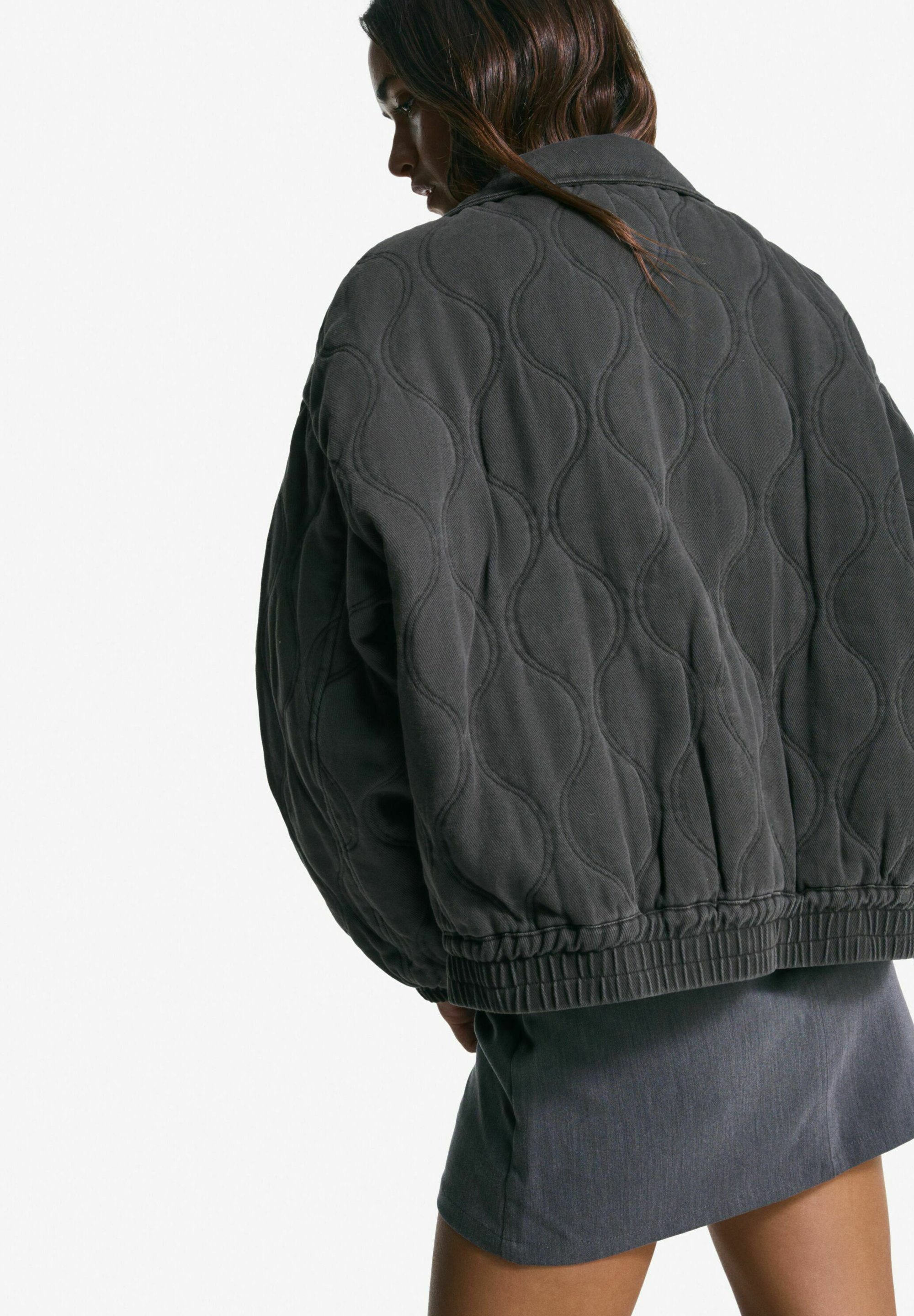 „Bershka FADED-EFFECT“ – bomber stiliaus striukė – mėlyna/pilka