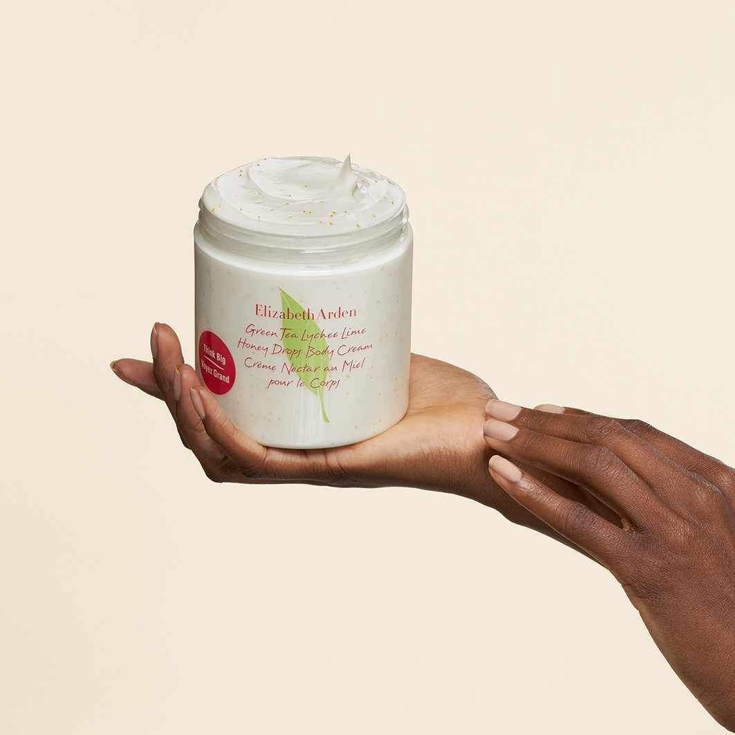 Elizabeth Arden krema za telo z zelenim čajem in ličijem, limeto in medom - 500 ml