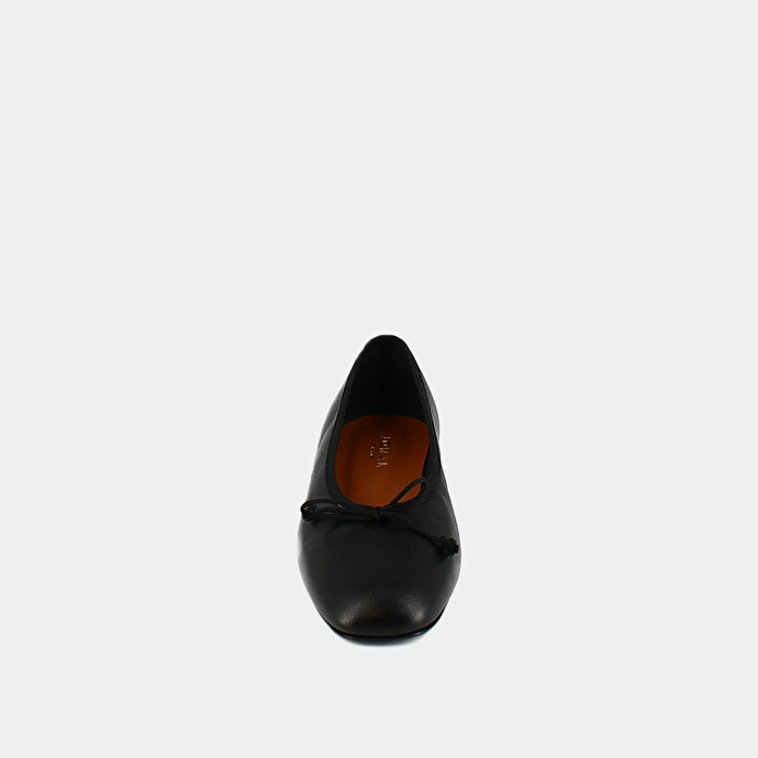 Ballerines à bouts carrés  en cuir noir