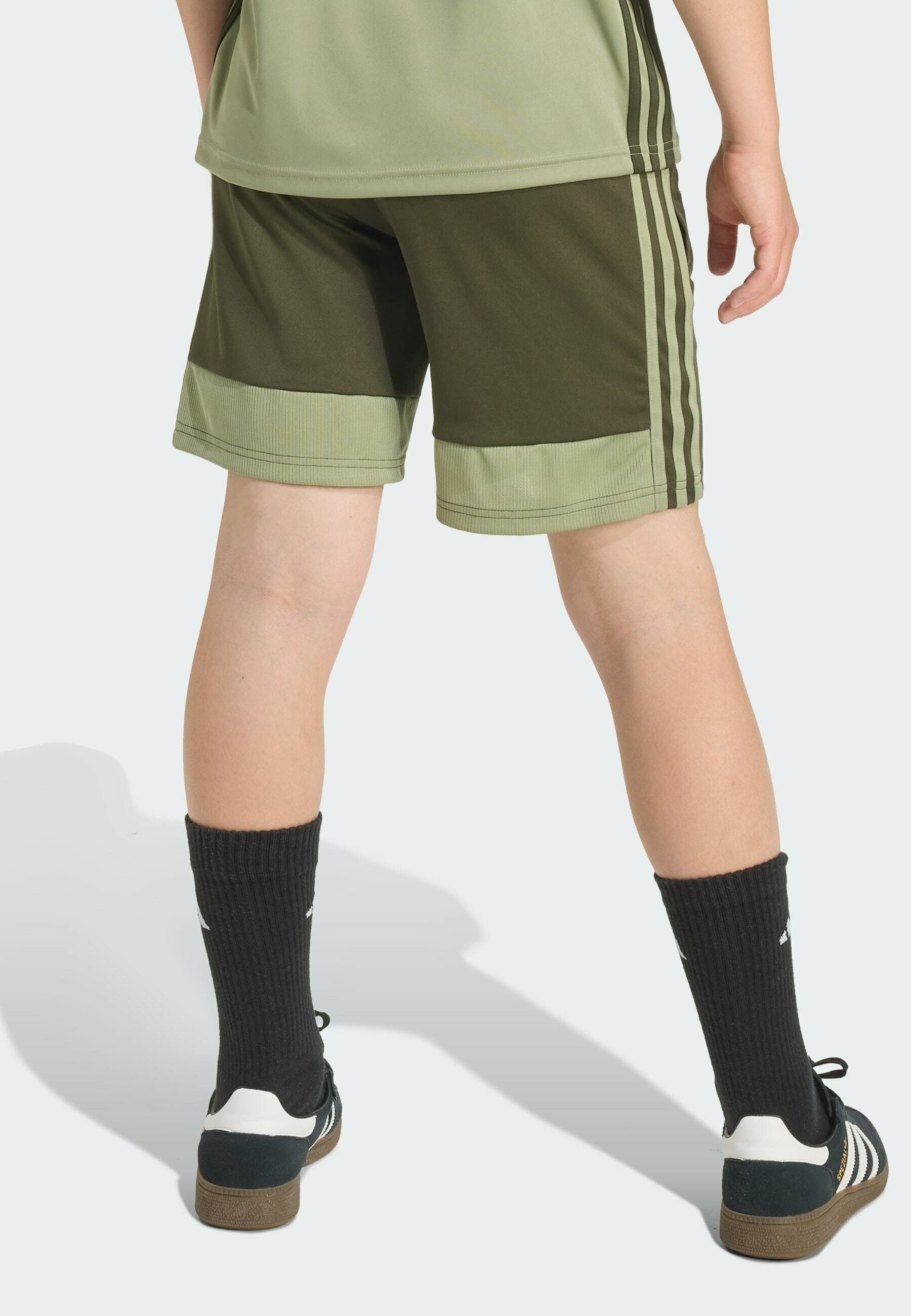 adidas Performance Sports Shorts – Nachtgrün, Cargo-Zeltgrün, Impact Orange