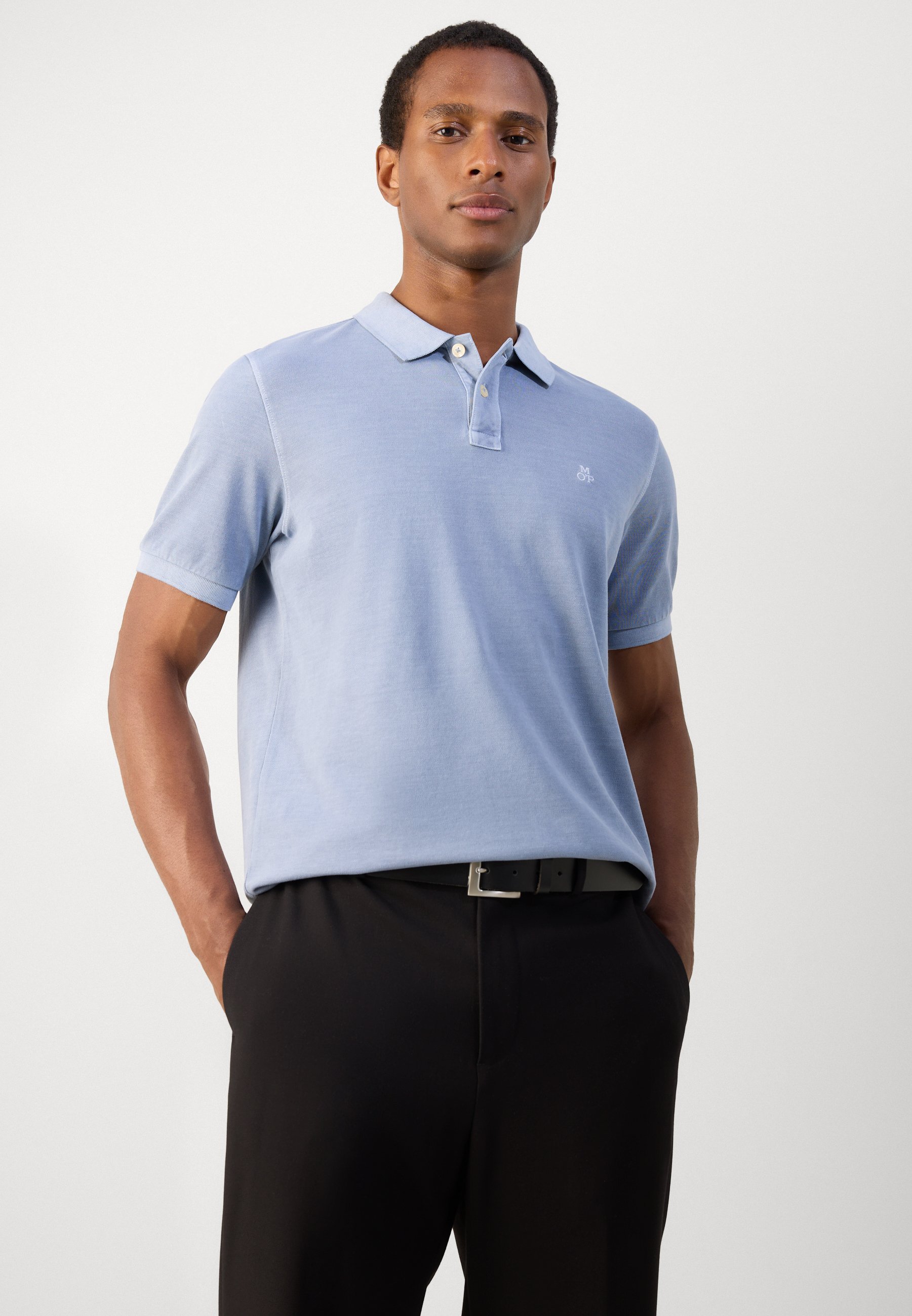 Polo Marc O'Polo con spacchi sull'orlo e ricamo - meltwater